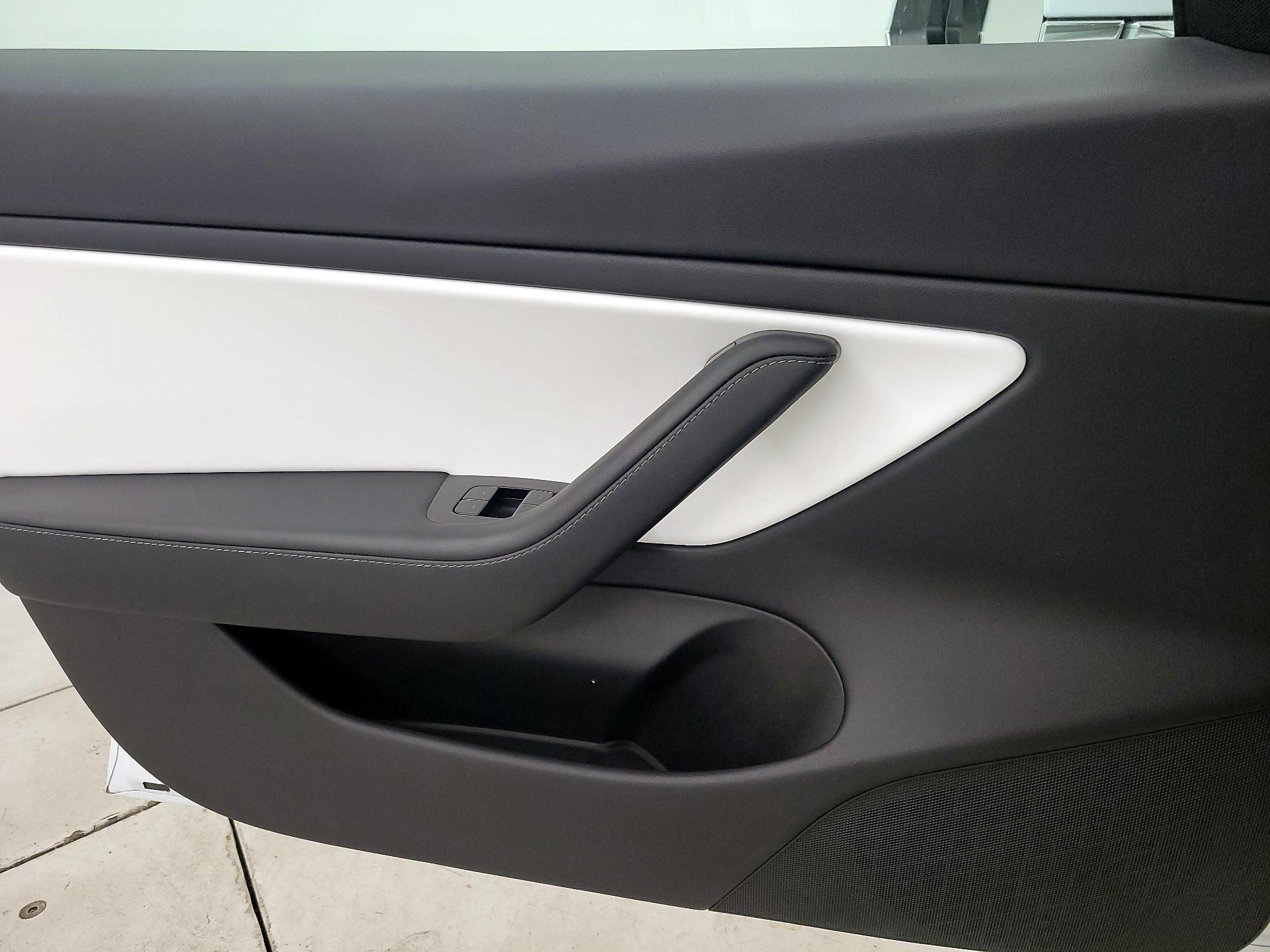 Thumbnail: 2020 Tesla Model 3 - 12