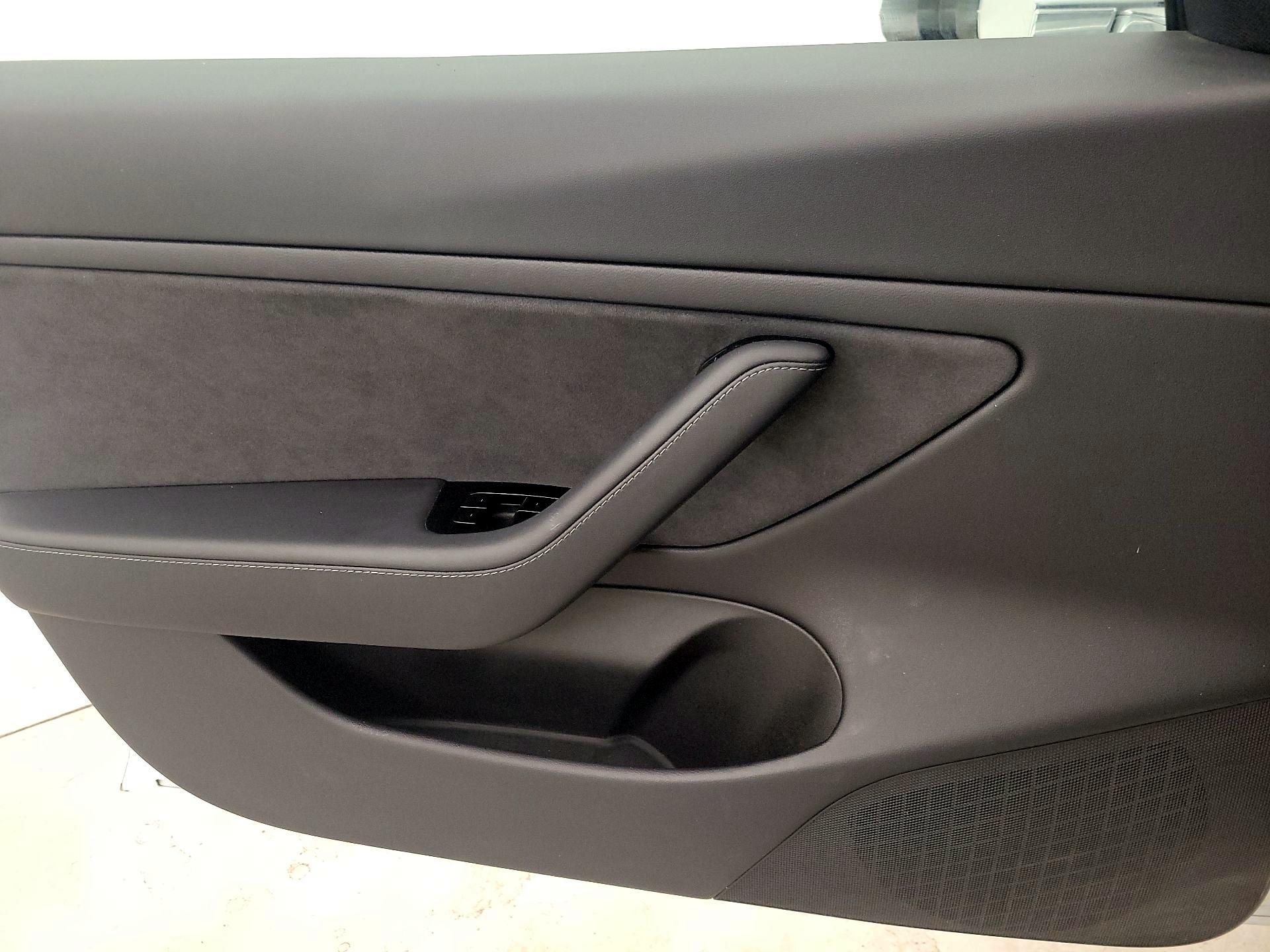 Thumbnail: 2020 Tesla Model 3 - 12