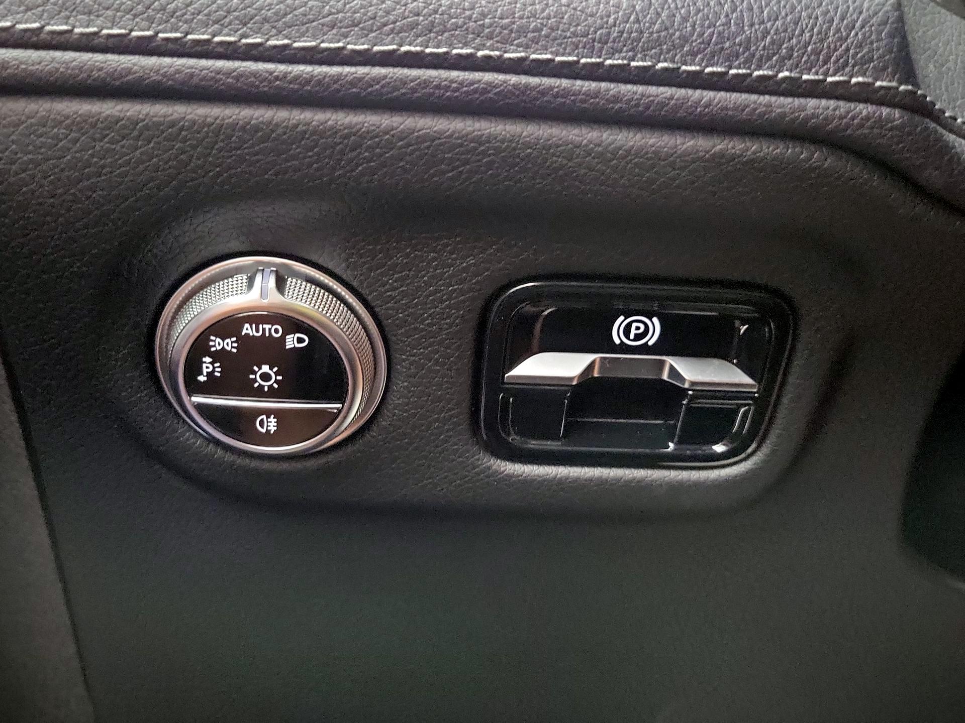 Thumbnail: 2023 Mercedes-Benz EQS - 13