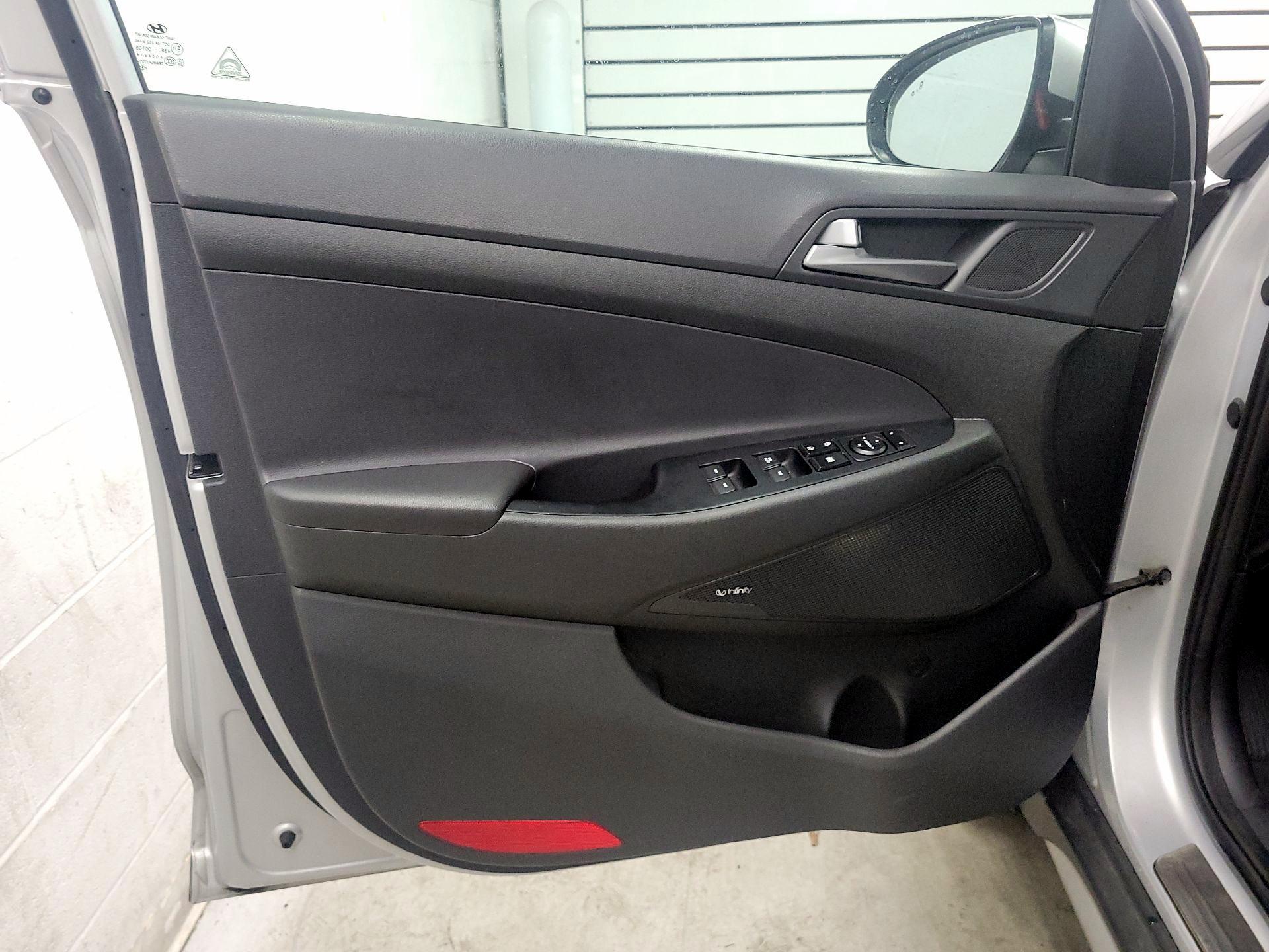 Thumbnail: 2017 Hyundai Tucson - 12