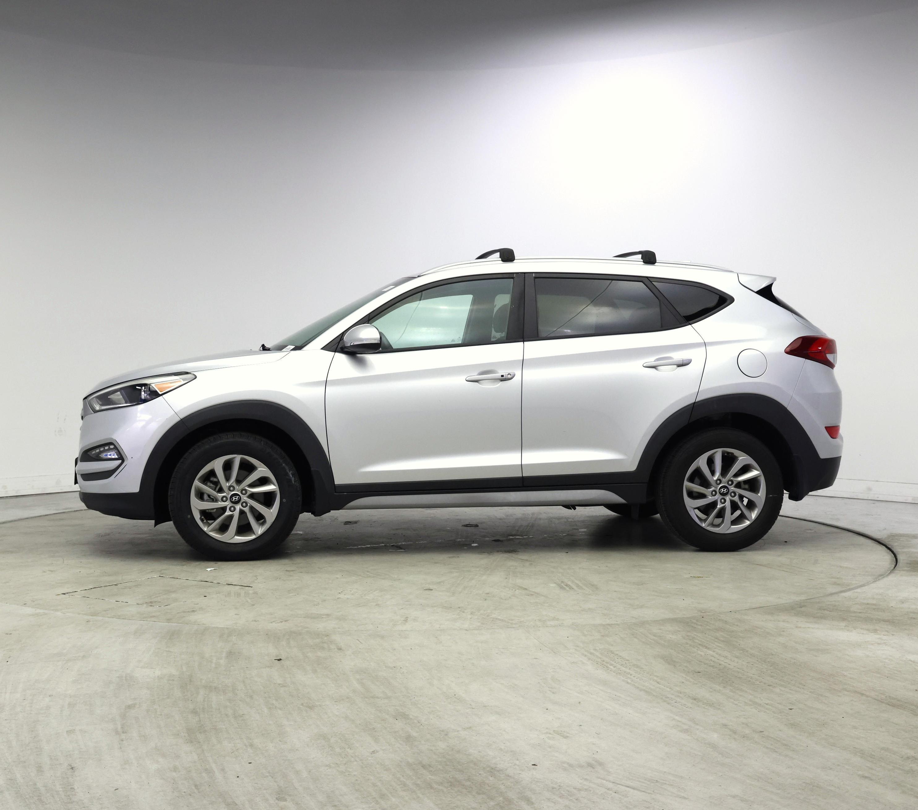 Thumbnail: 2017 Hyundai Tucson - 3