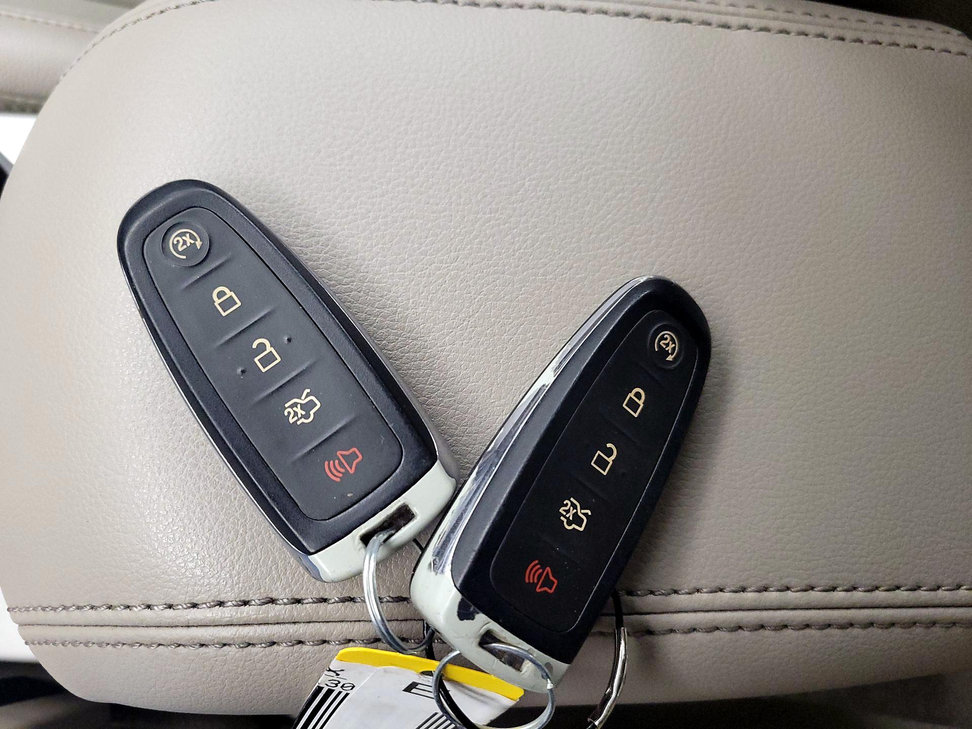 Thumbnail: 2014 Ford C-Max - 18