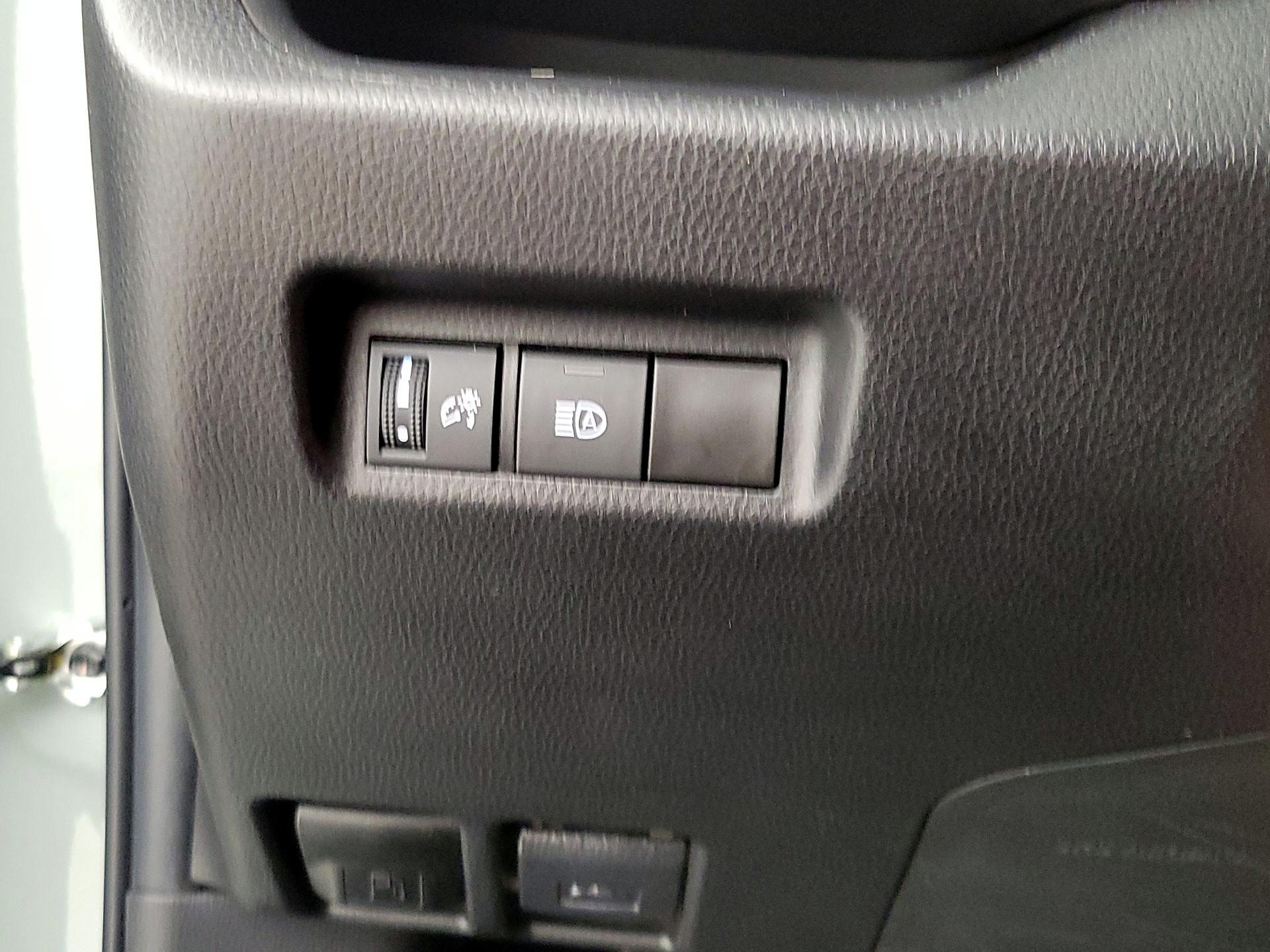 Thumbnail: 2023 Toyota RAV4 - 13