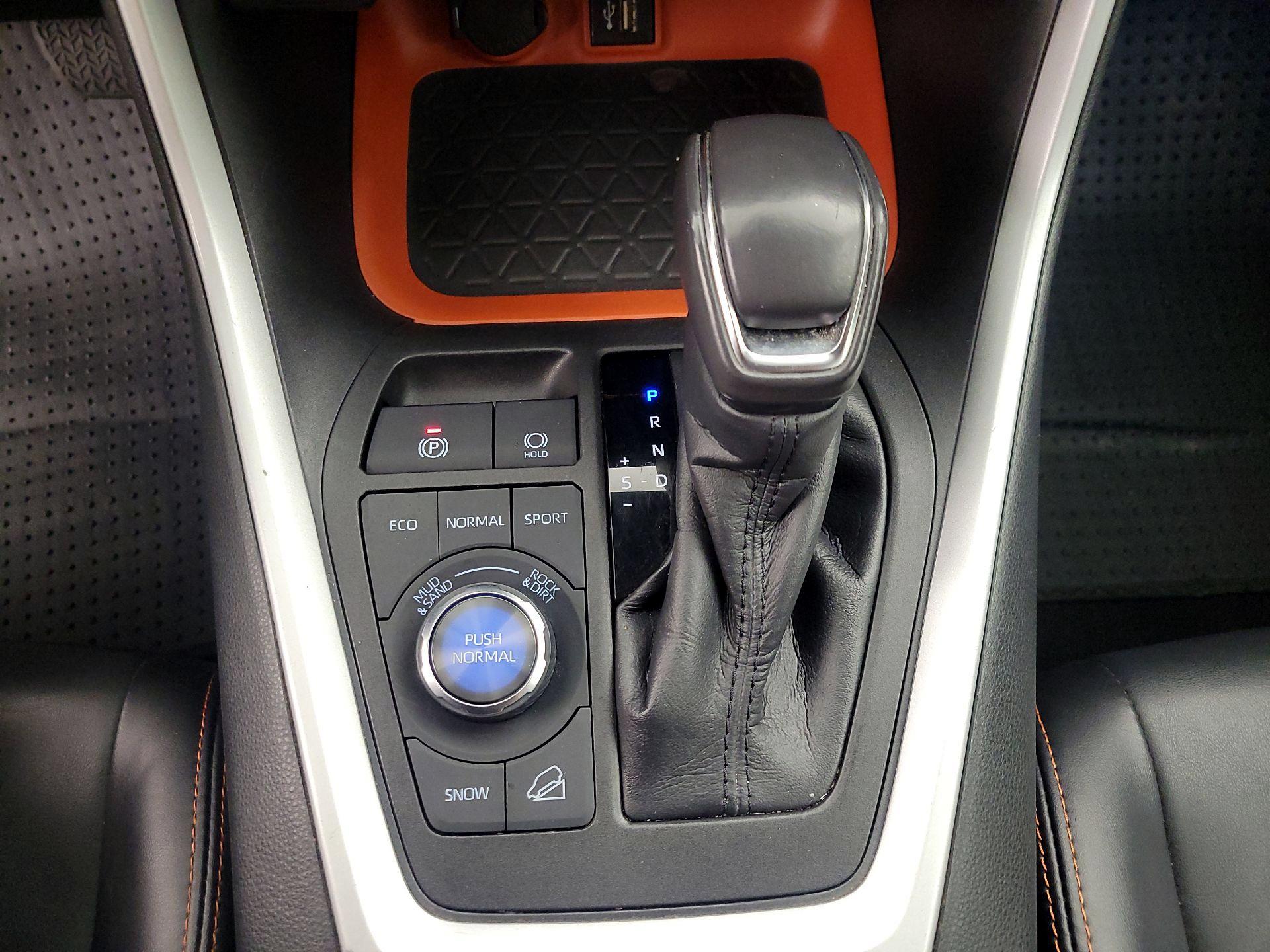 Thumbnail: 2023 Toyota RAV4 - 17