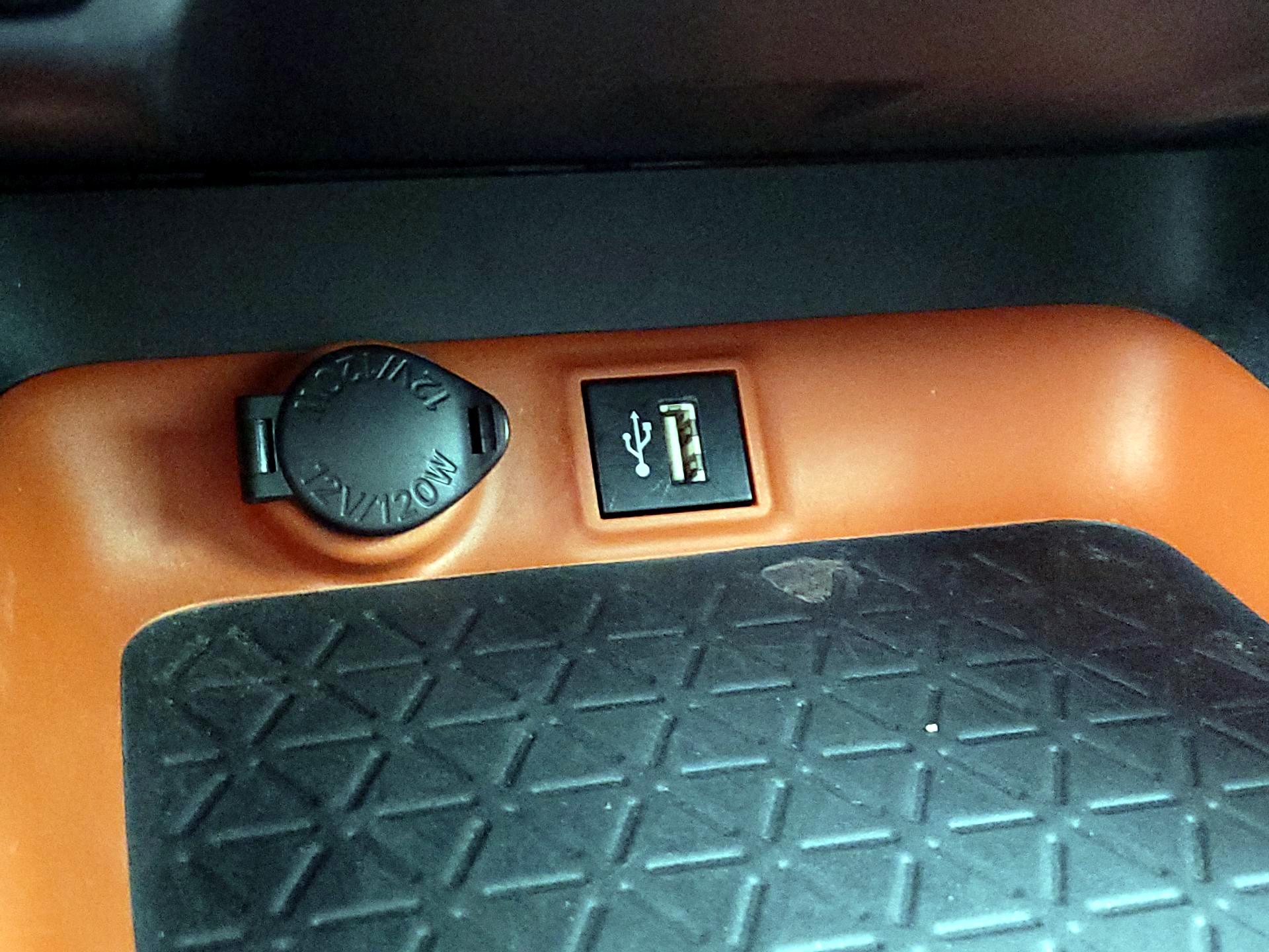 Thumbnail: 2023 Toyota RAV4 - 18