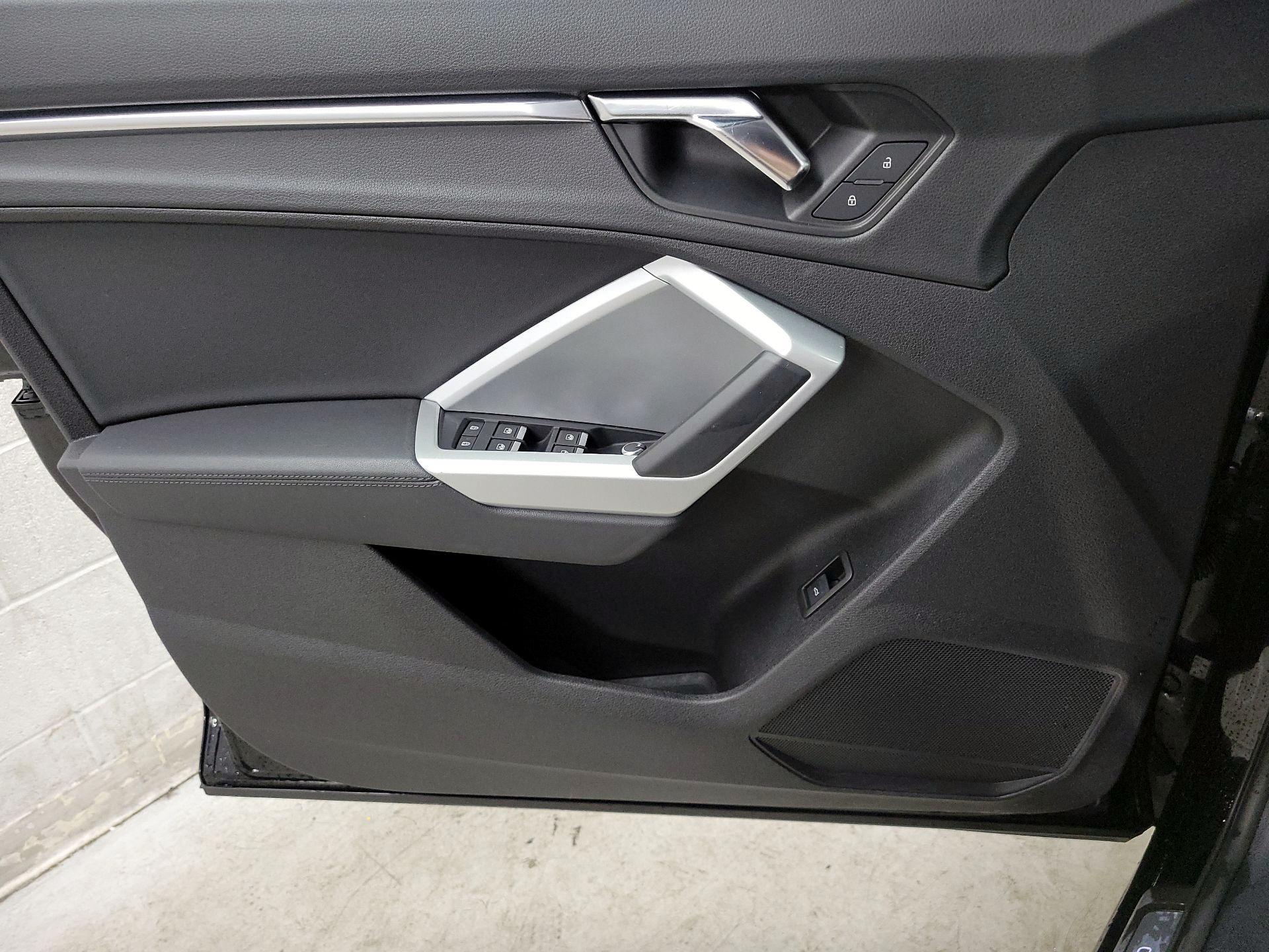 Thumbnail: 2020 Audi Q3 - 12