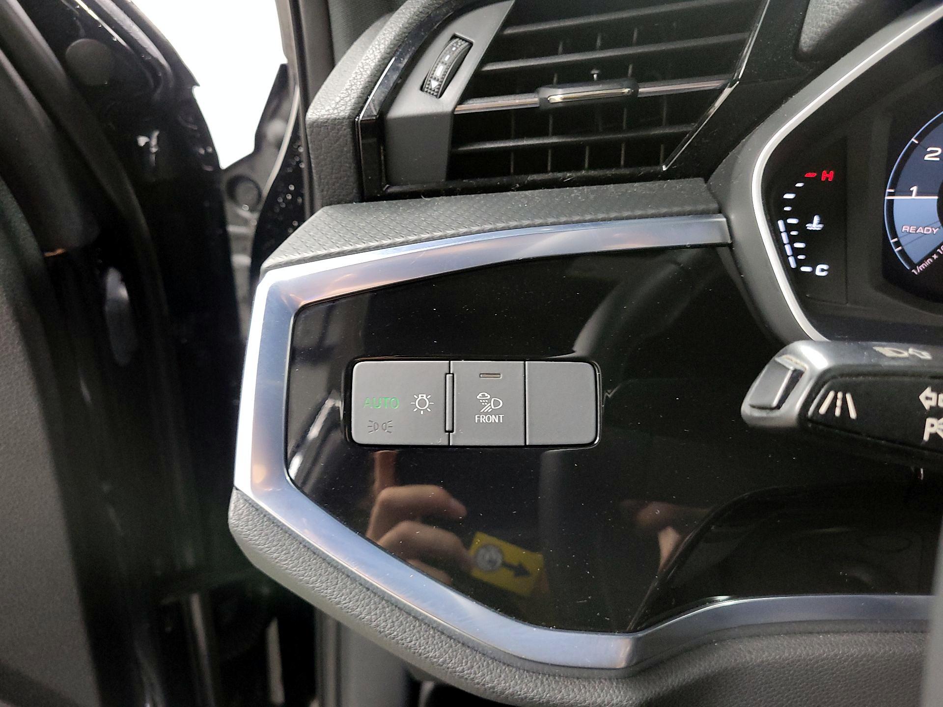 Thumbnail: 2020 Audi Q3 - 13