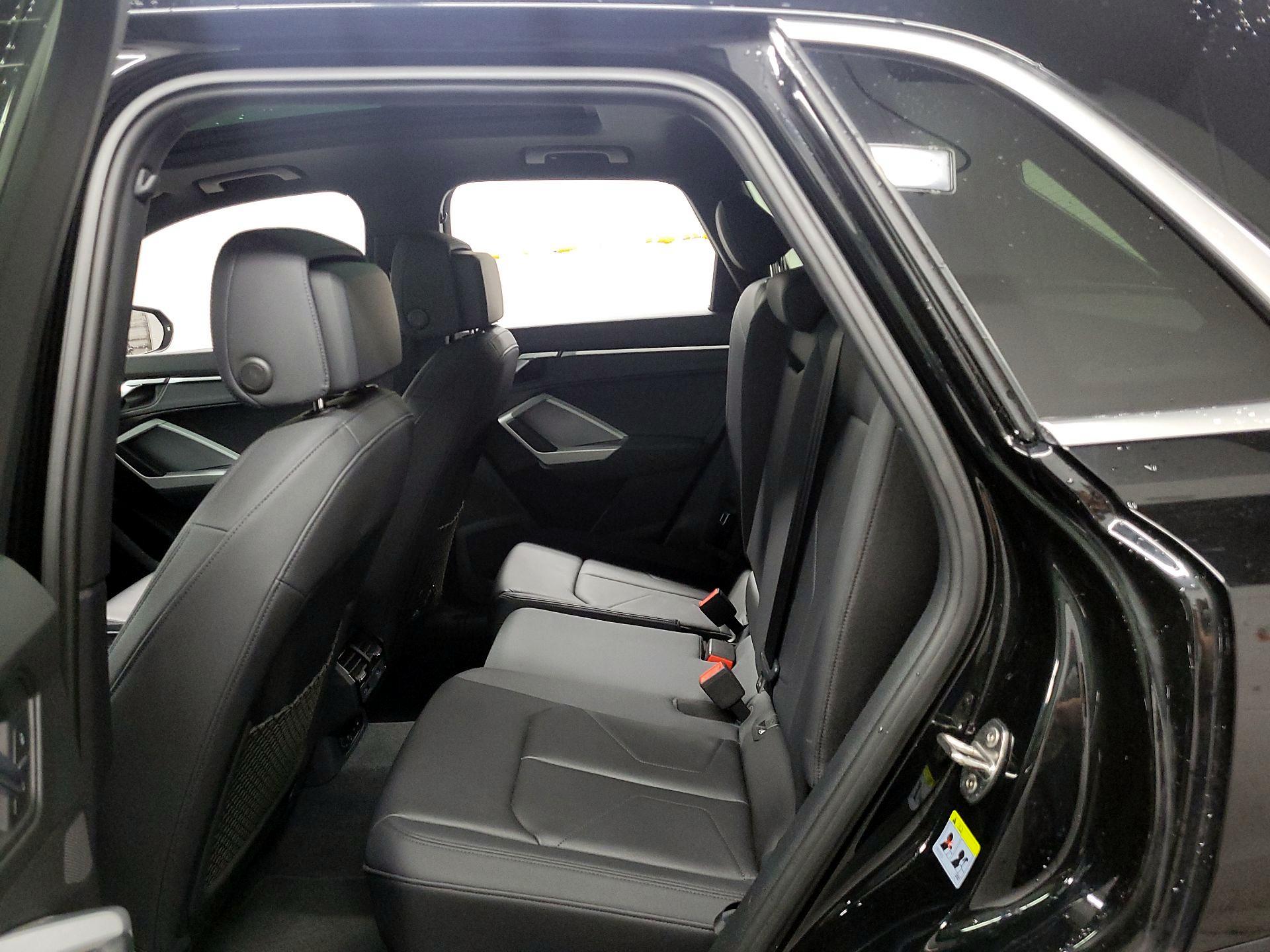 Thumbnail: 2020 Audi Q3 - 20