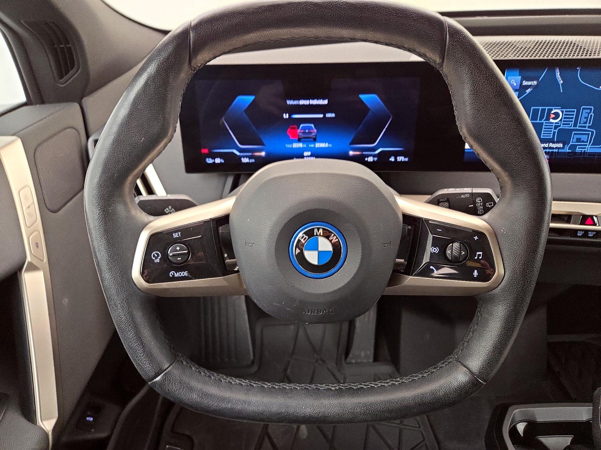 Thumbnail: 2023 BMW iX - 10