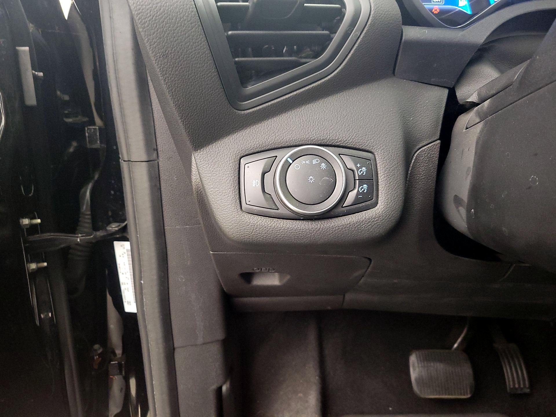 Thumbnail: 2015 Ford C-Max - 13