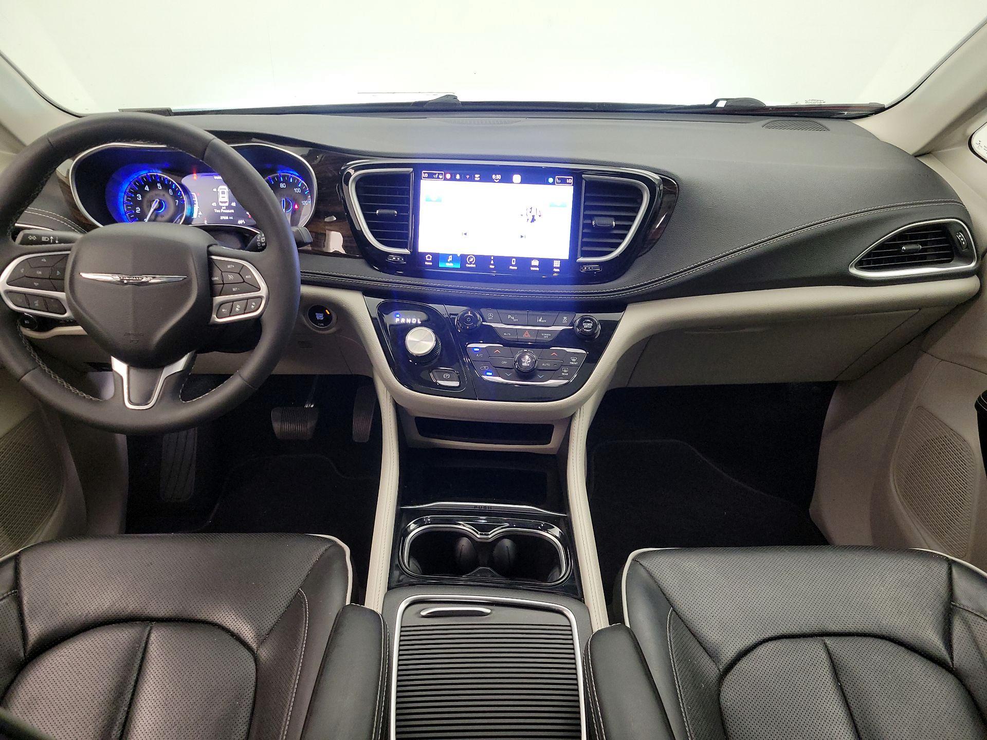 Thumbnail: 2023 Chrysler Pacifica - 9