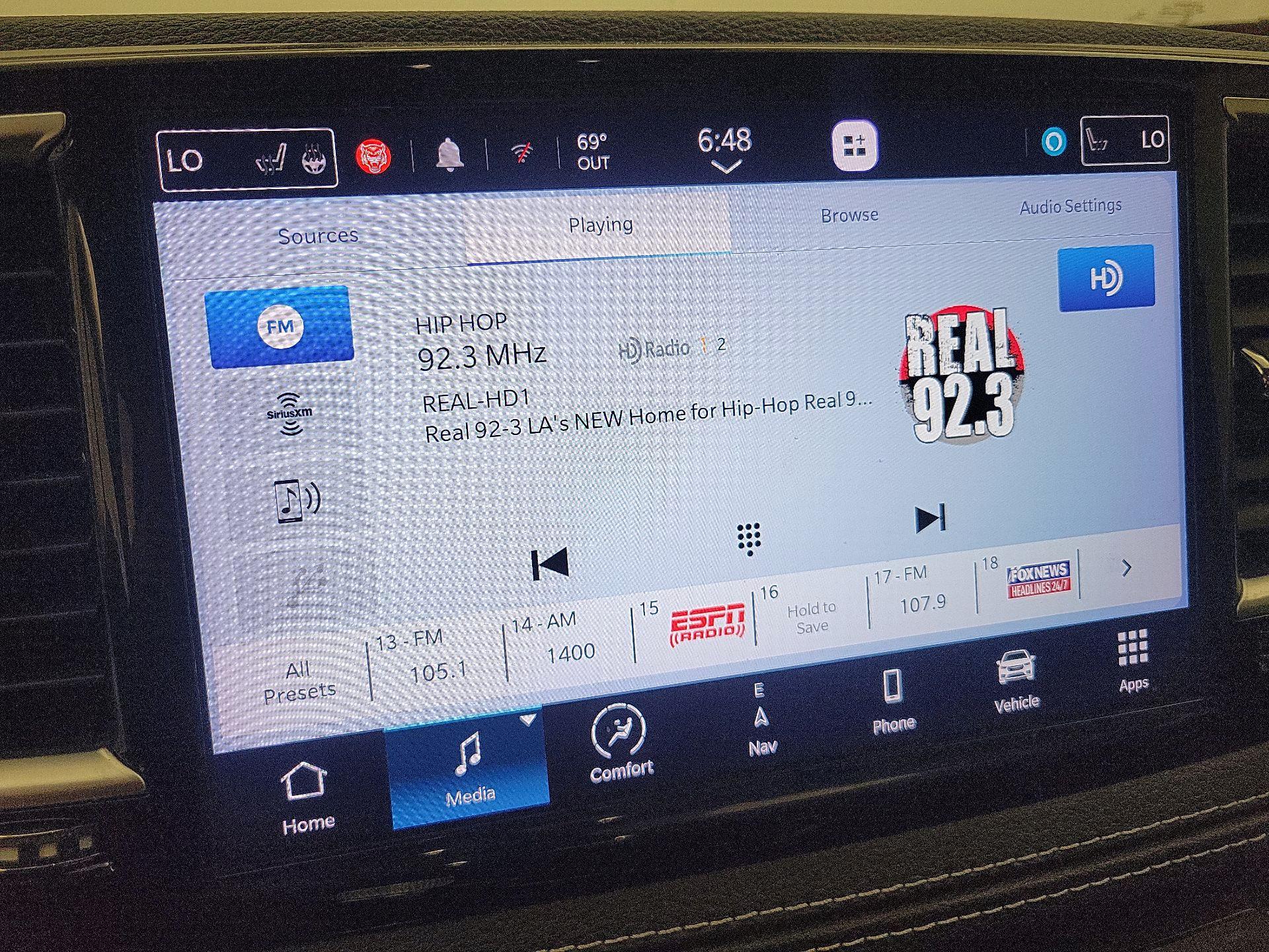 Thumbnail: 2023 Chrysler Pacifica - 15