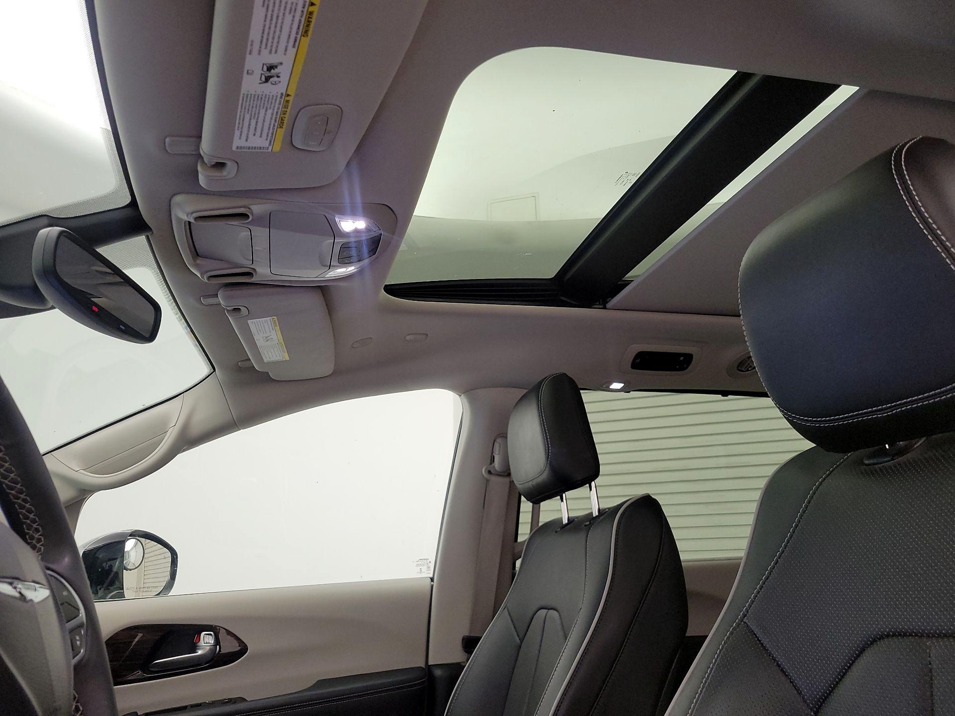 Thumbnail: 2023 Chrysler Pacifica - 19