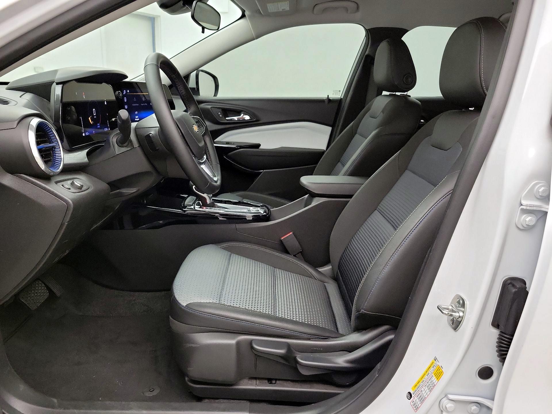 Thumbnail: 2025 Chevrolet Trax - 11