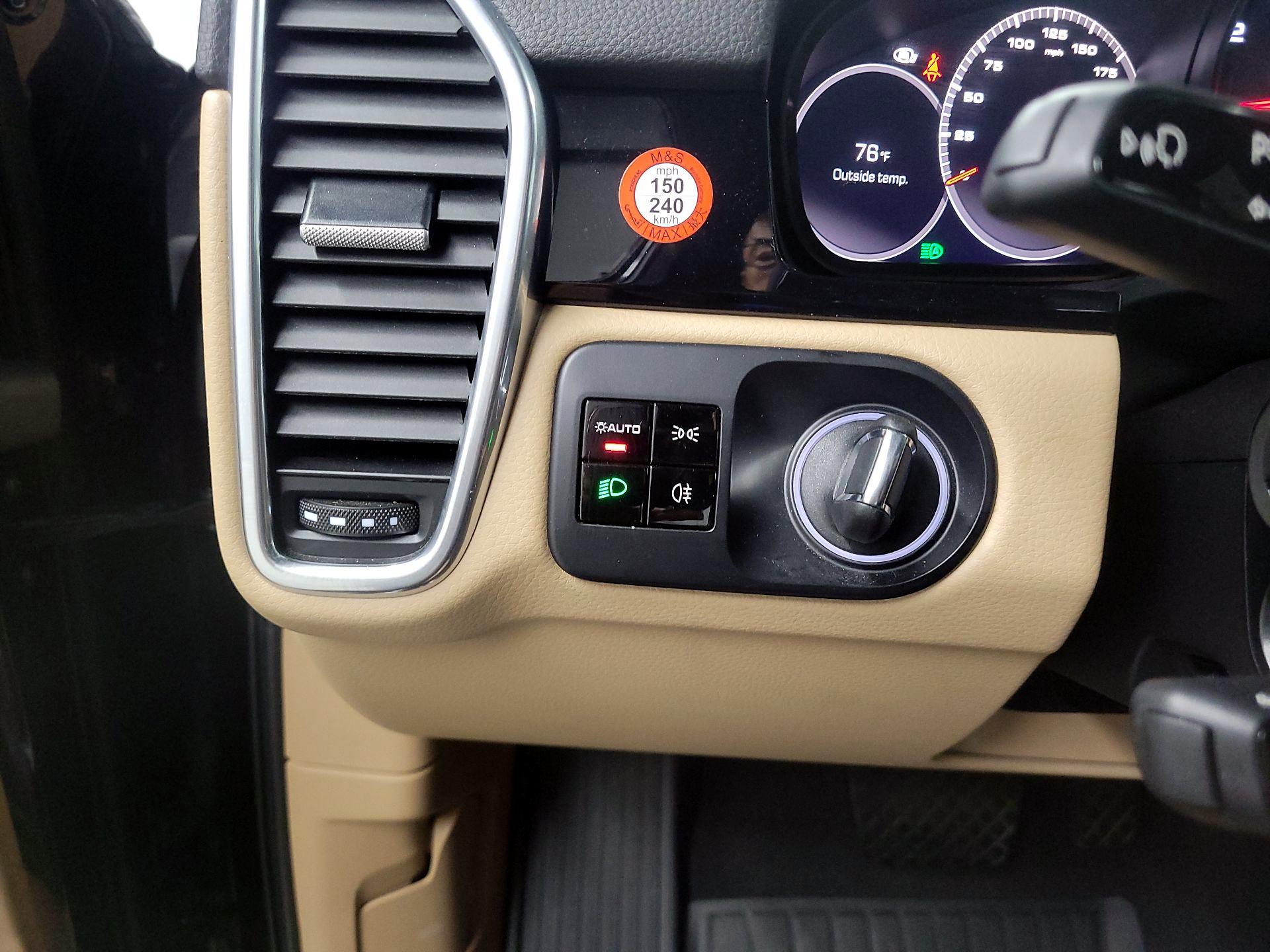 Thumbnail: 2021 Porsche Cayenne - 13