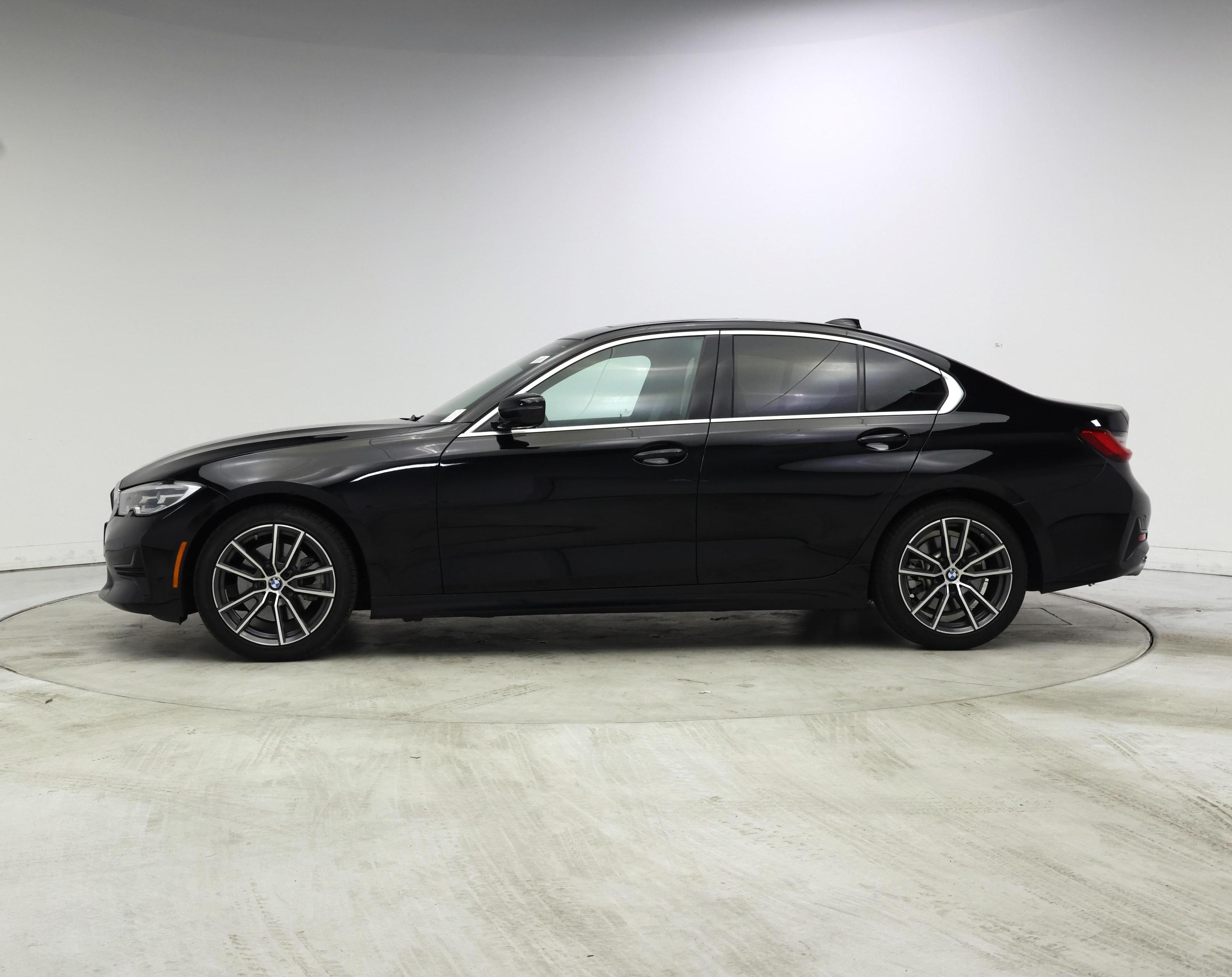 Thumbnail: 2021 BMW 3 Series - 3