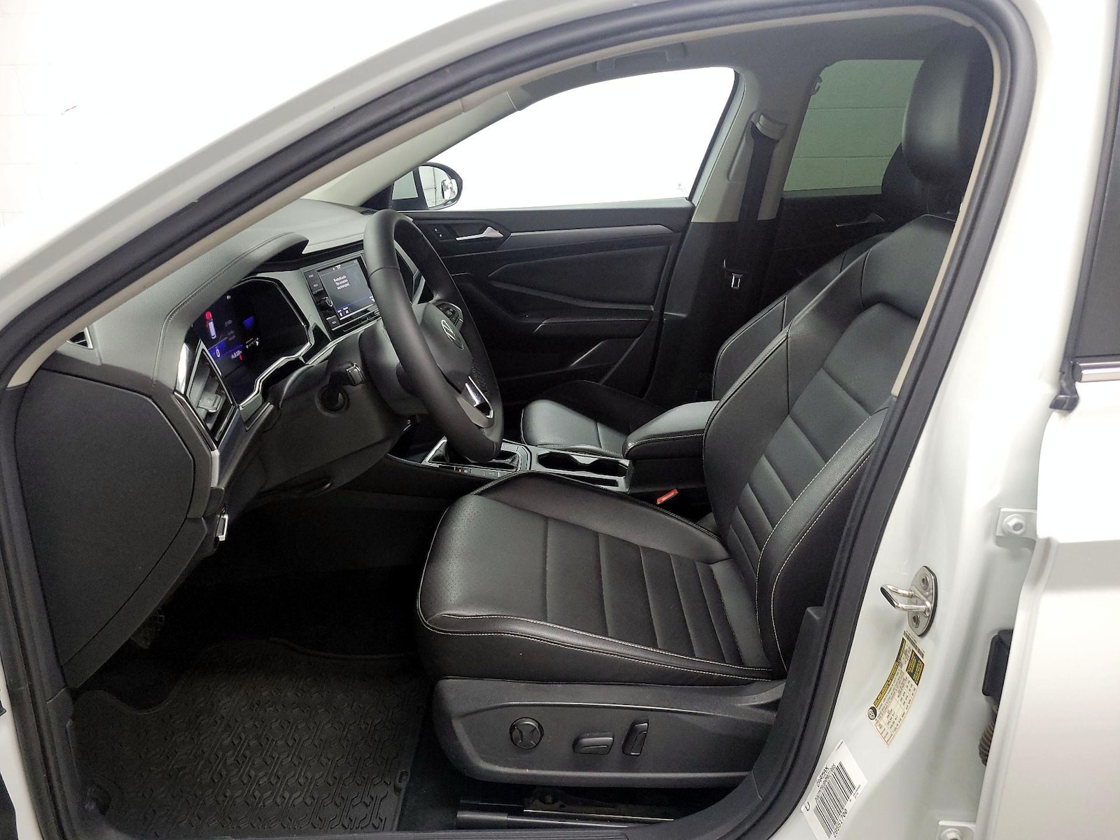 2022 Volkswagen Jetta SE - Photo 12