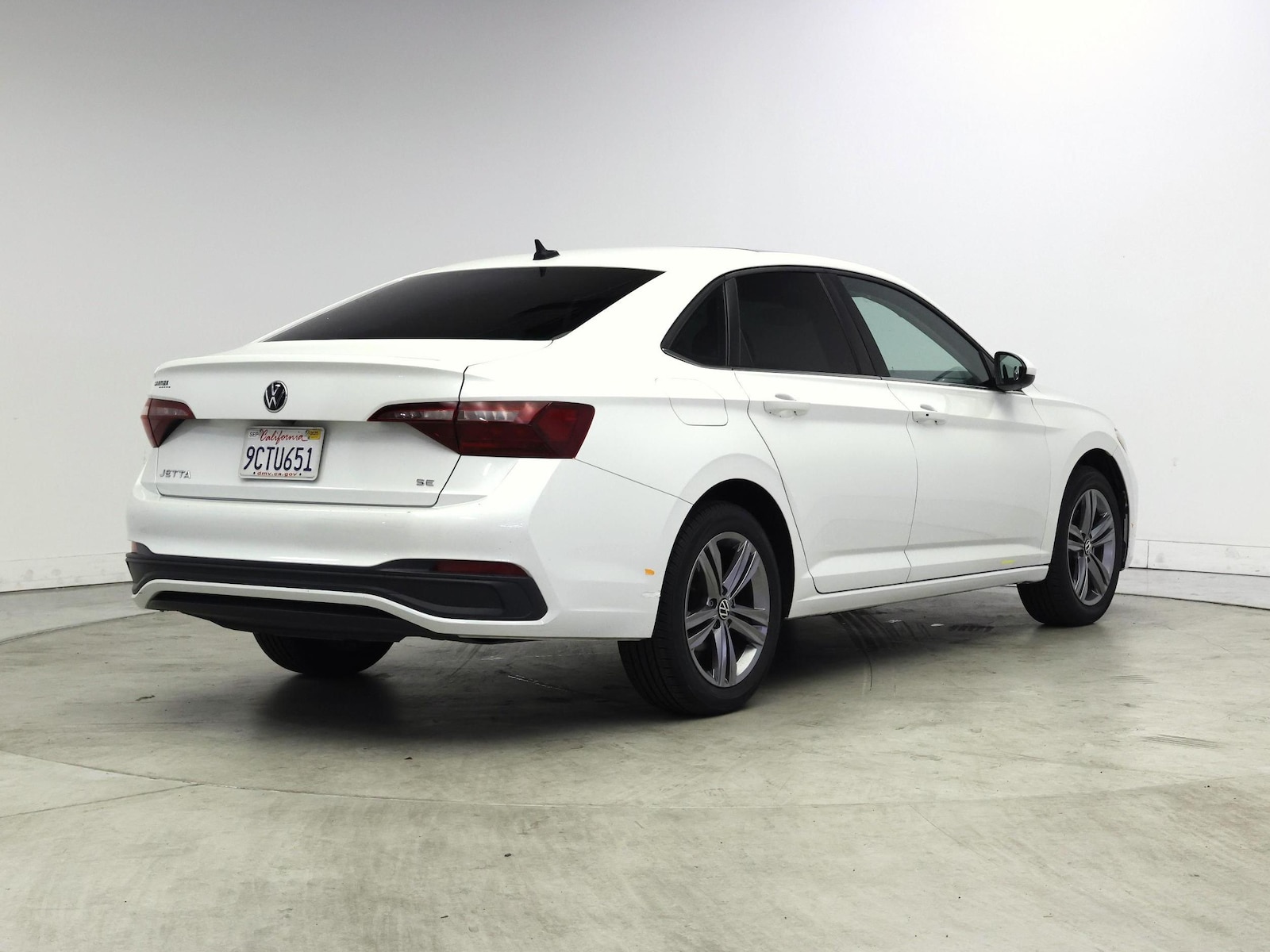 2022 Volkswagen Jetta SE - Photo 9