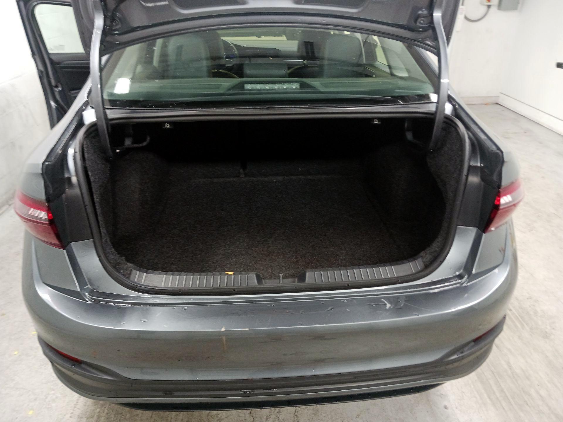 Thumbnail: 2024 Volkswagen Jetta - 17