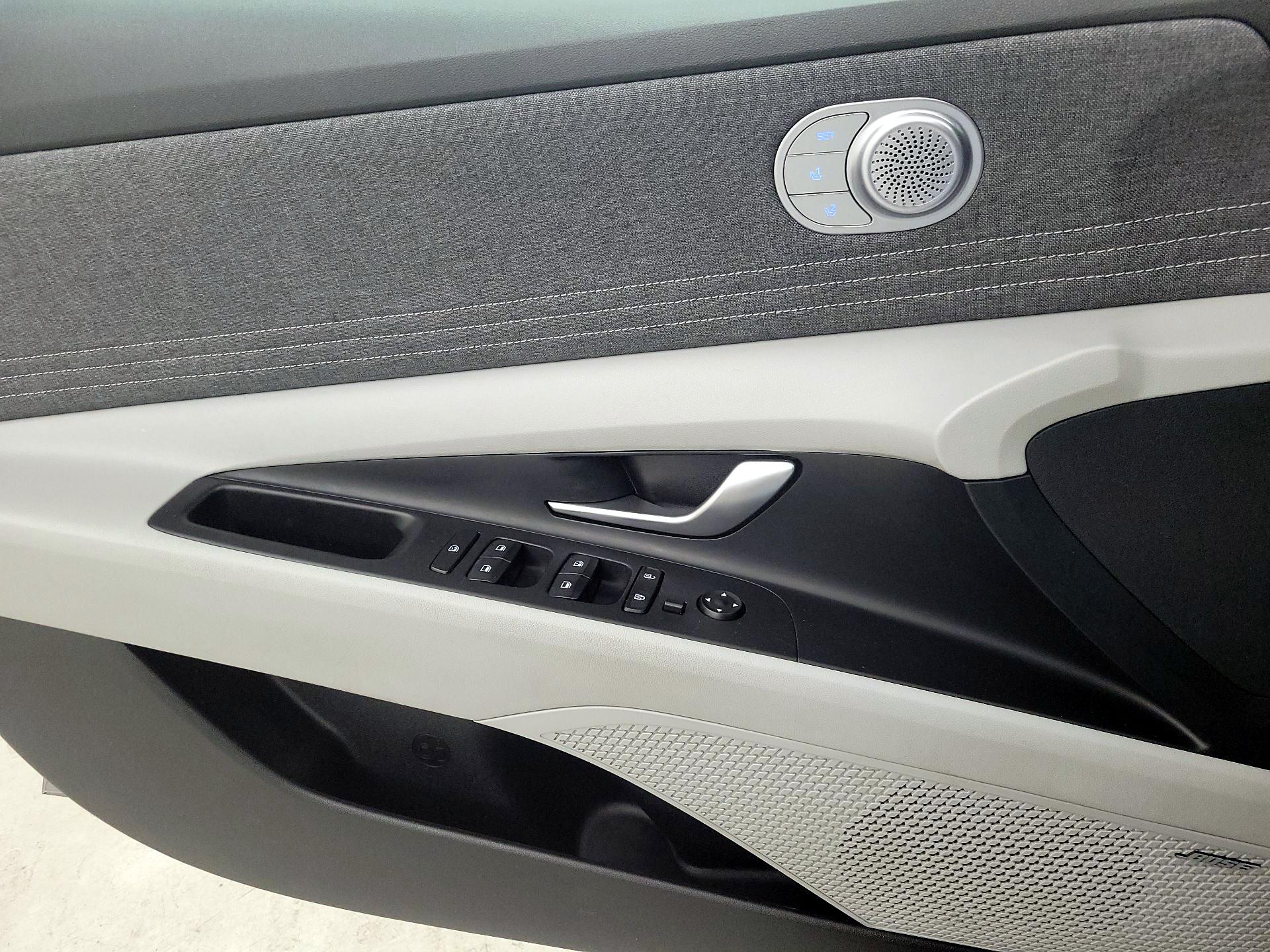 Thumbnail: 2023 Hyundai Elantra - 12