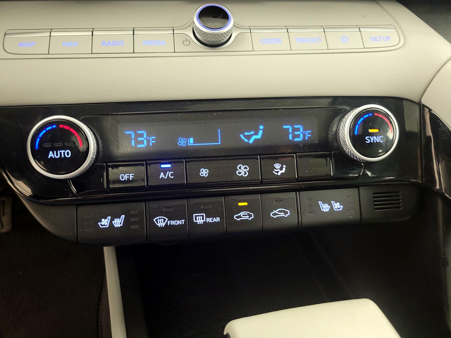 Thumbnail: 2023 Hyundai Elantra - 17