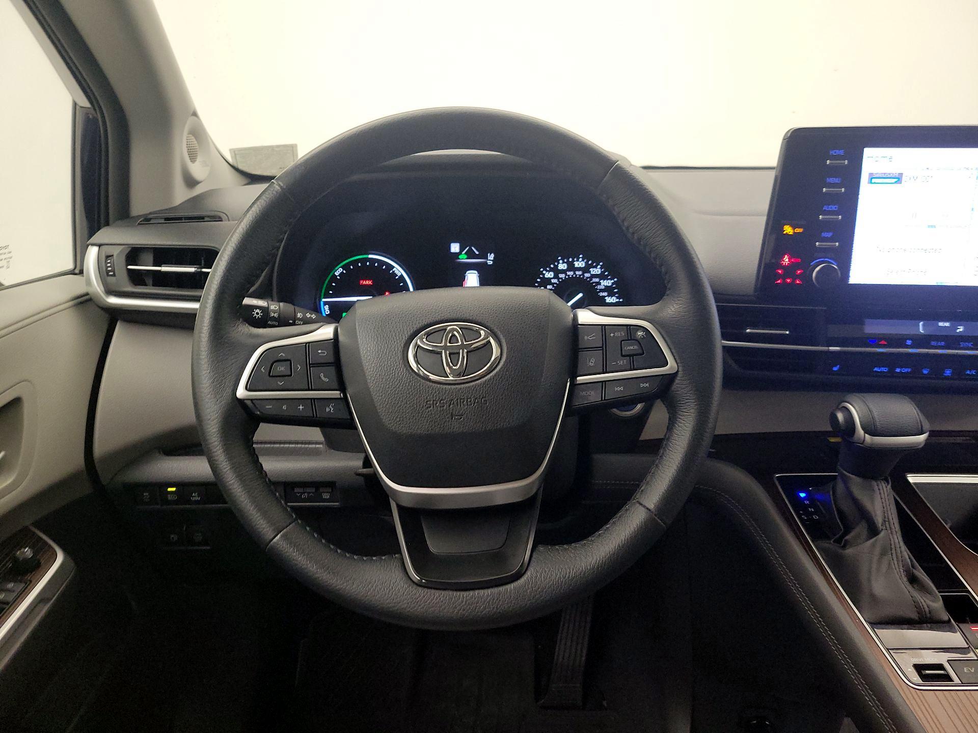 Thumbnail: 2022 Toyota Sienna - 10