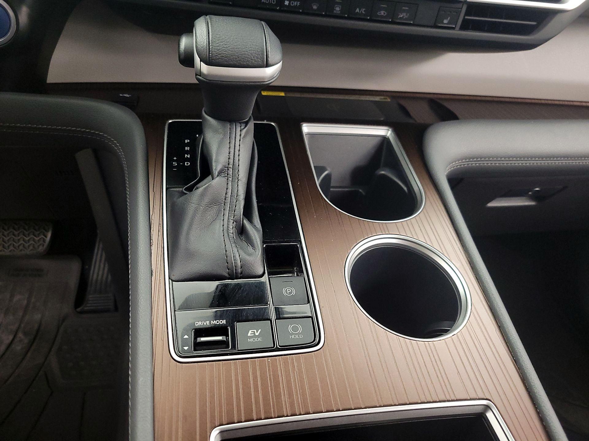 Thumbnail: 2022 Toyota Sienna - 18