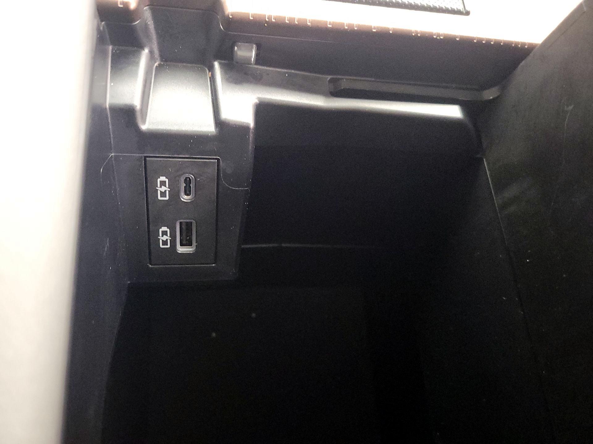 Thumbnail: 2022 Toyota Sienna - 19