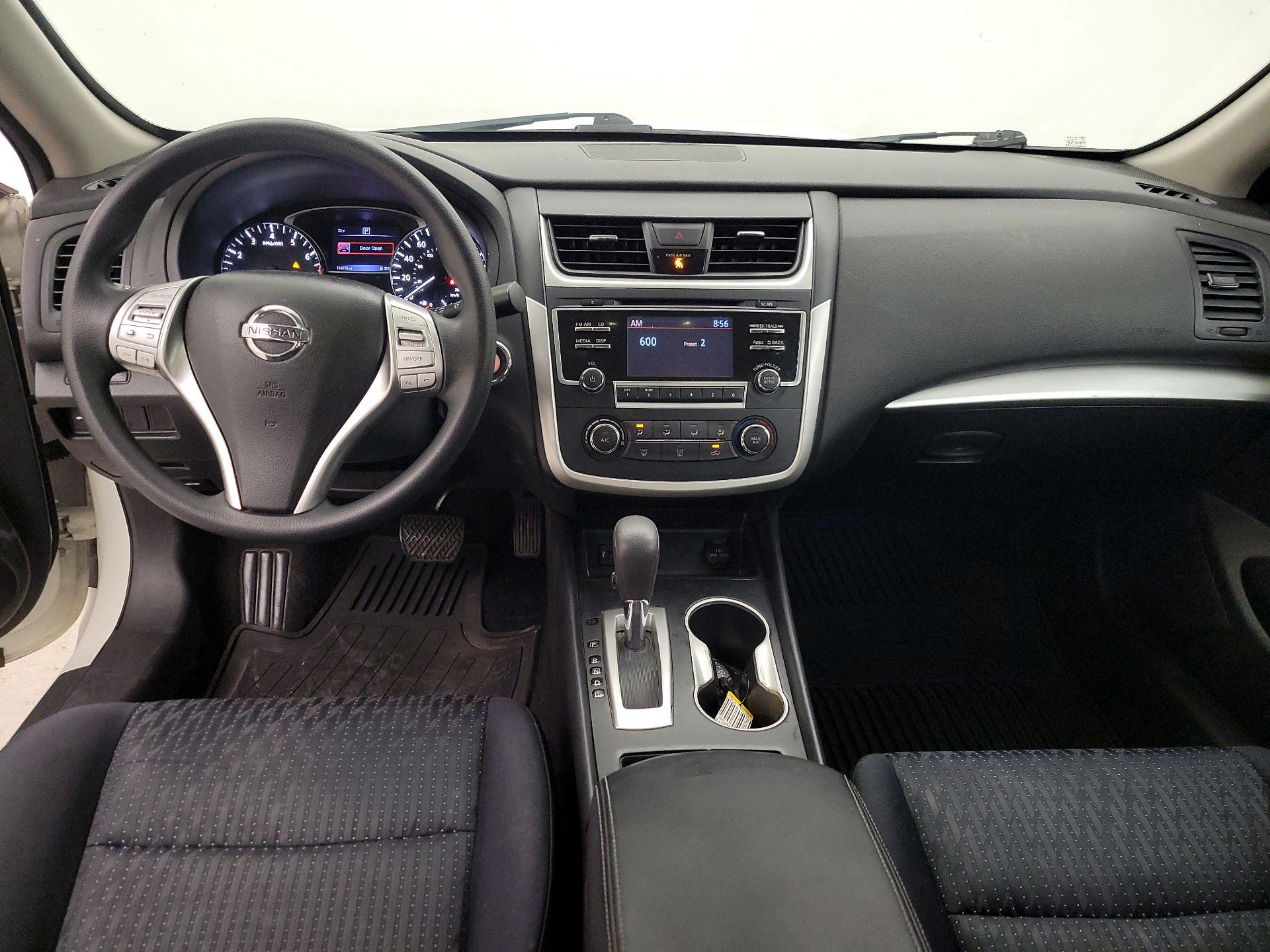 Thumbnail: 2016 Nissan Altima - 9