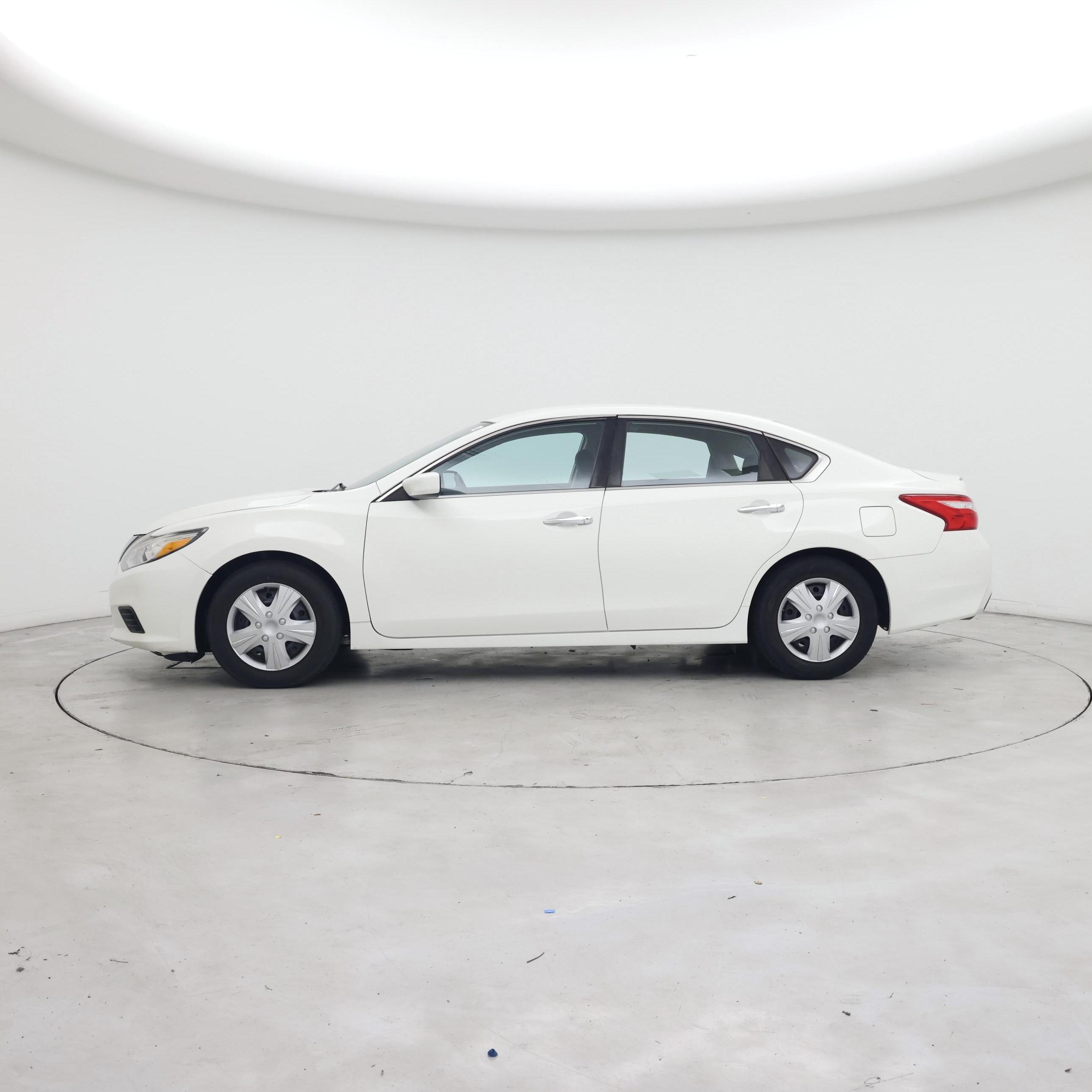Thumbnail: 2016 Nissan Altima - 3