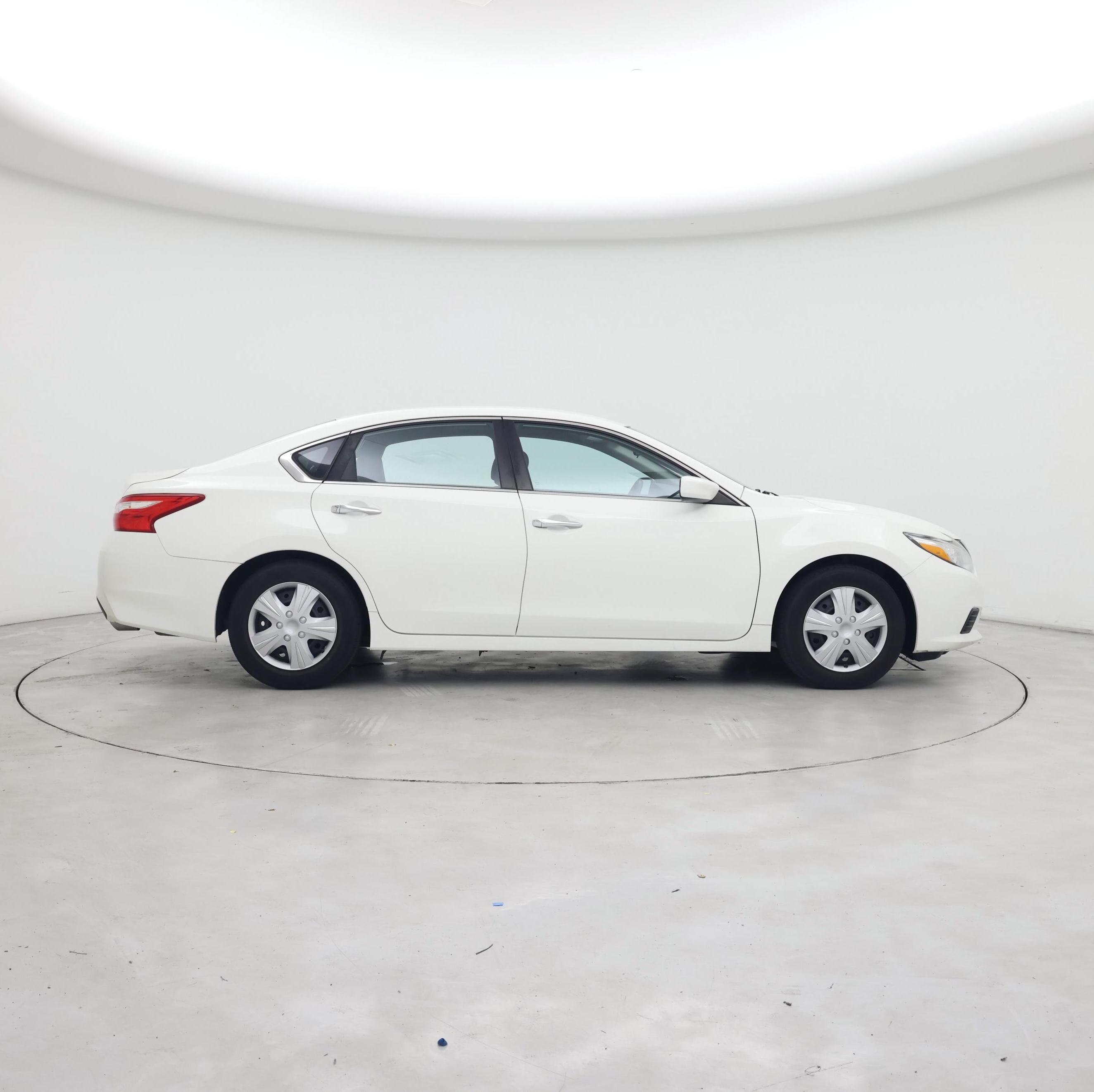 Thumbnail: 2016 Nissan Altima - 7