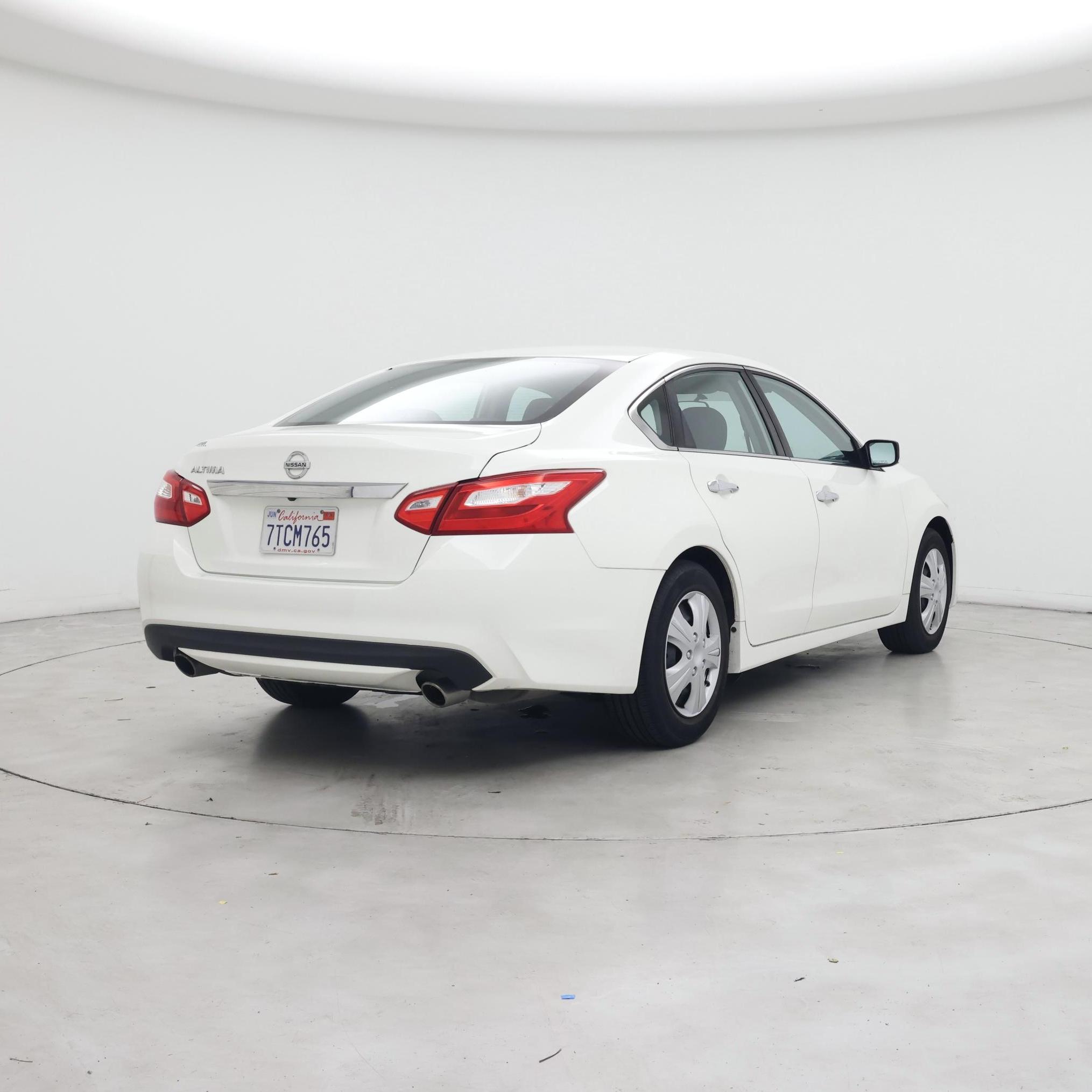 Thumbnail: 2016 Nissan Altima - 8