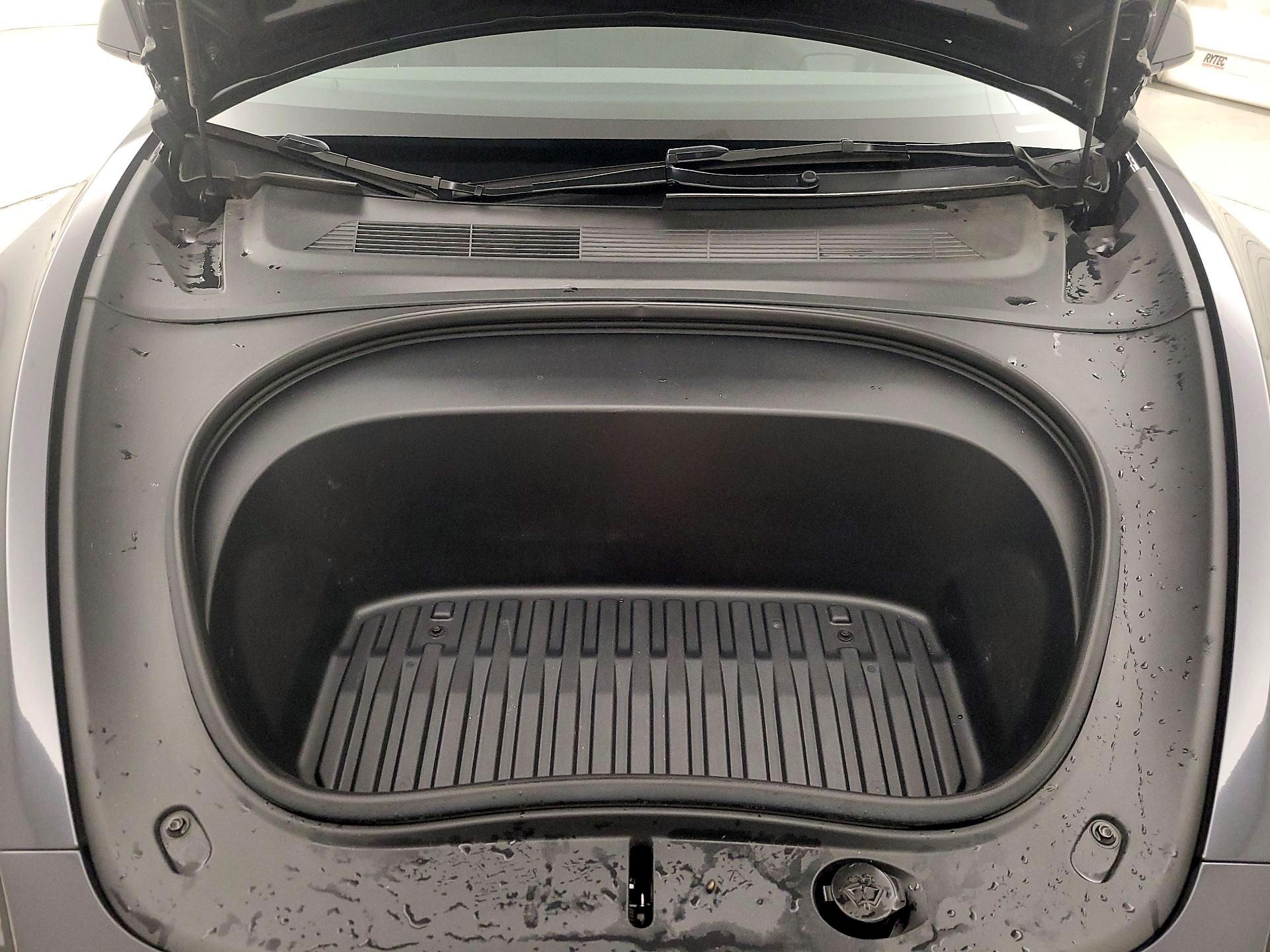 Thumbnail: 2025 Tesla Model 3 - 19