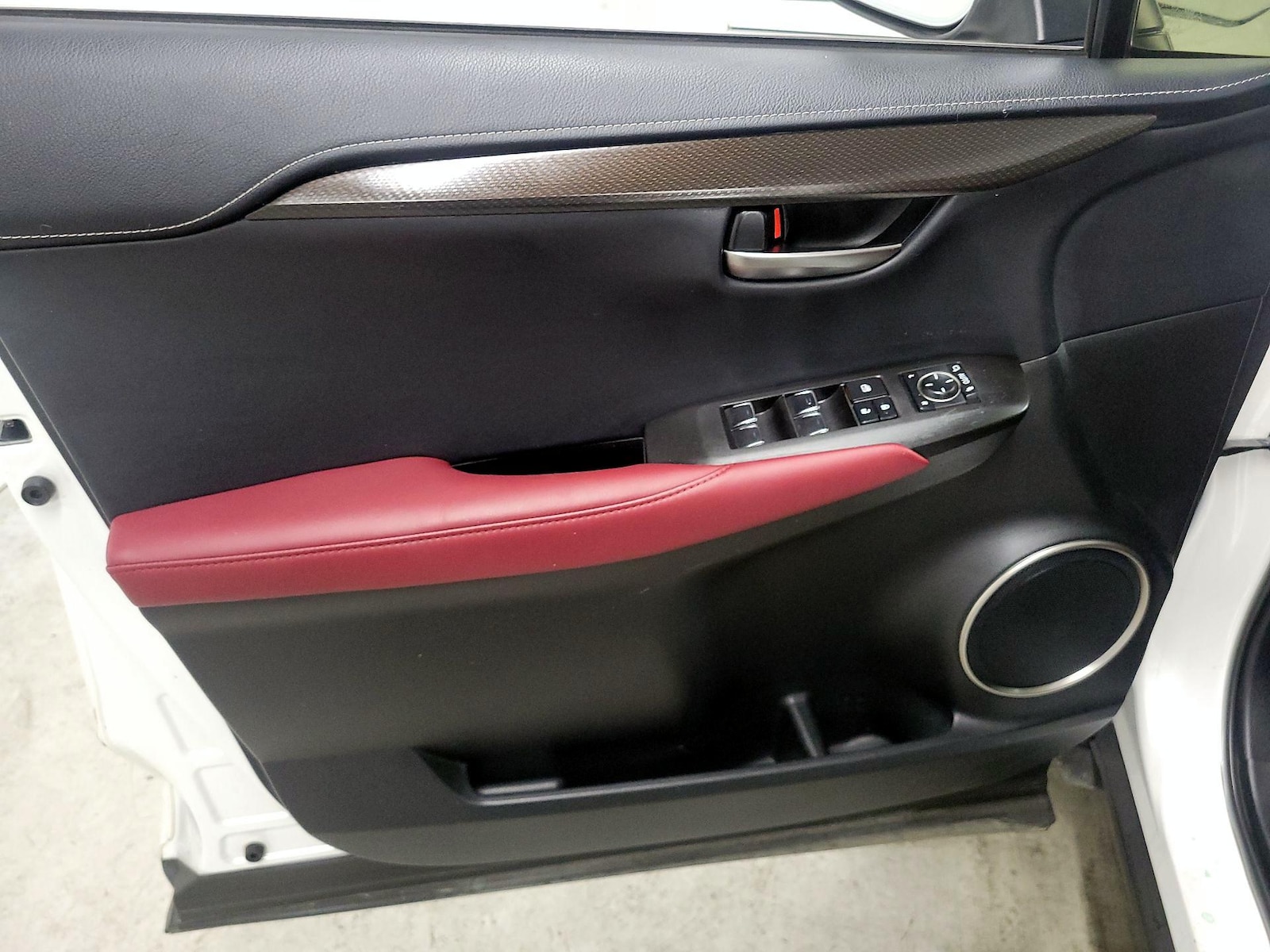 2020 Lexus NX 300 - Photo 13
