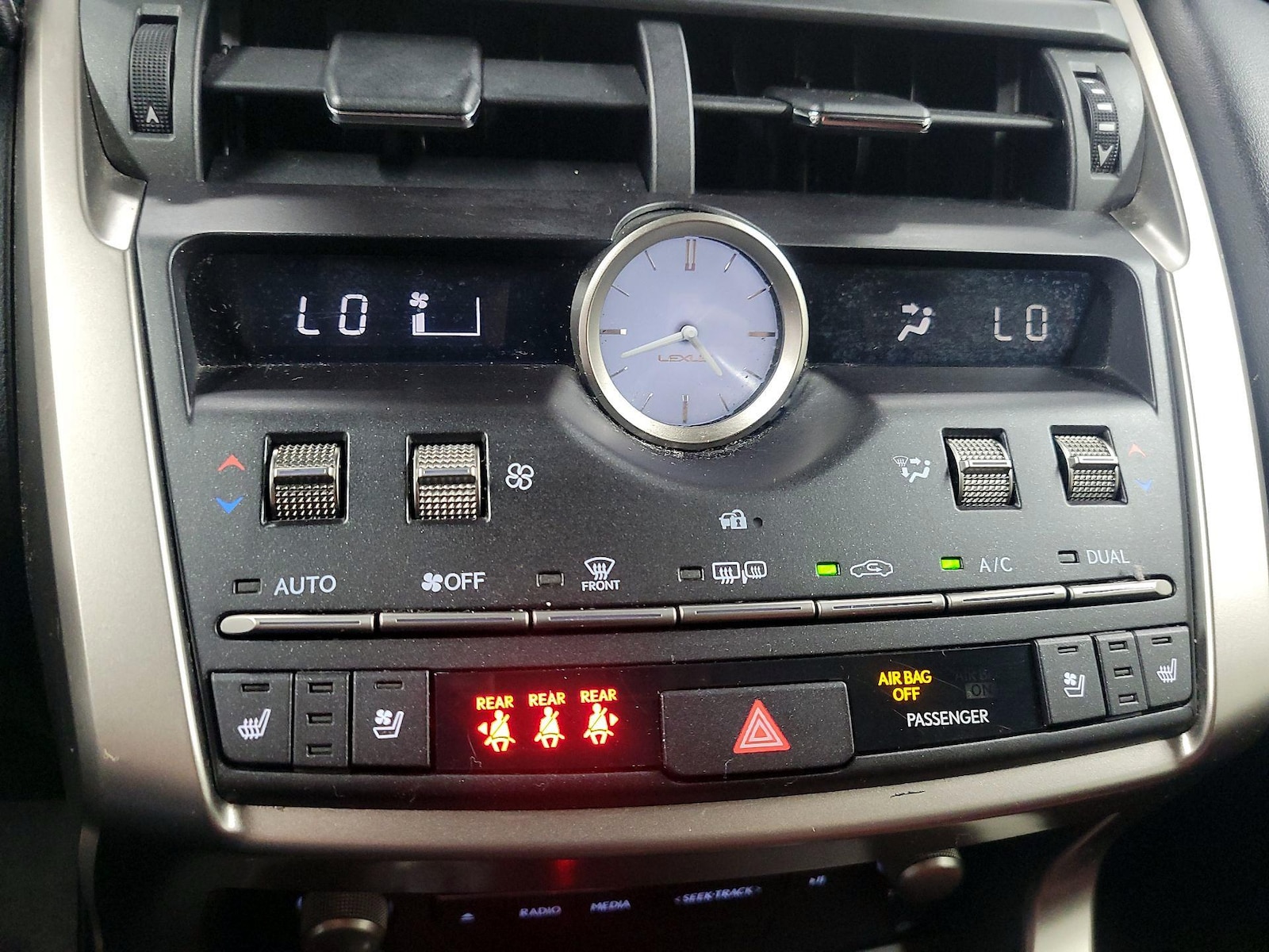 2020 Lexus NX 300 - Photo 17