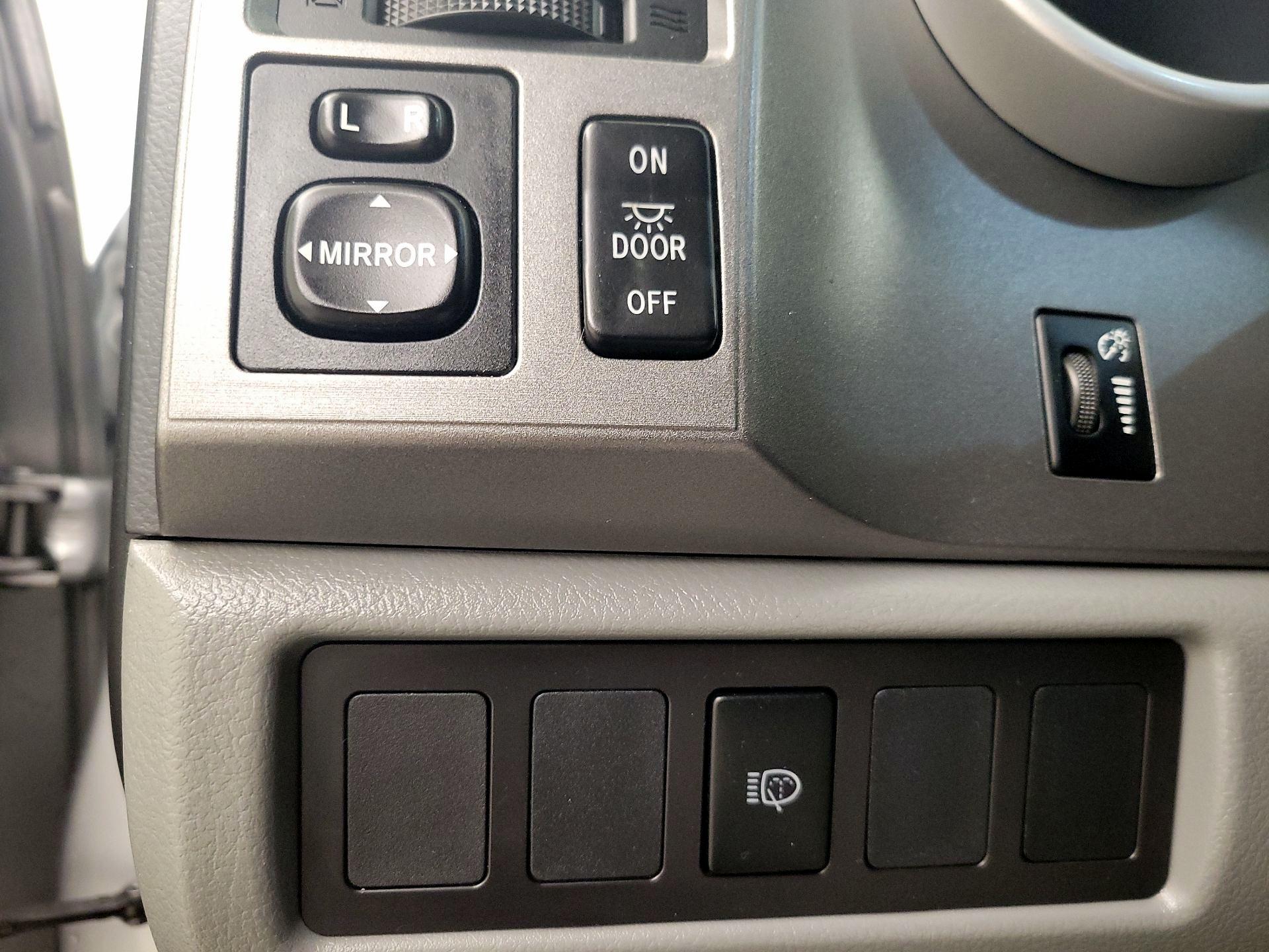 Thumbnail: 2017 Toyota Sequoia - 13