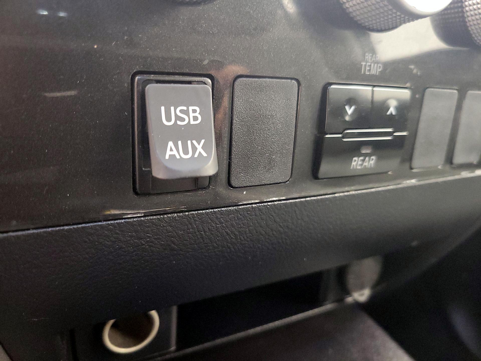 Thumbnail: 2017 Toyota Sequoia - 18