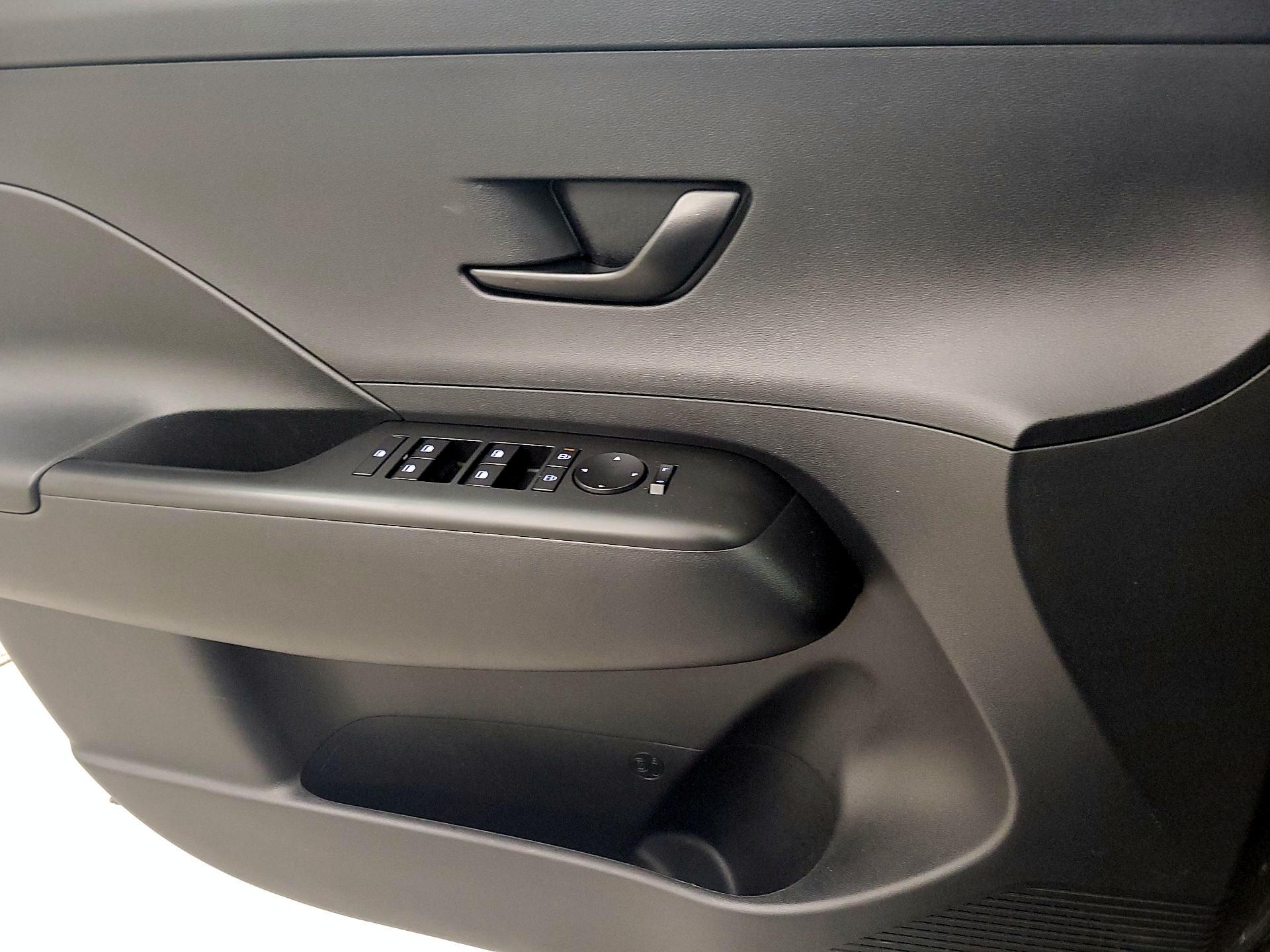 Thumbnail: 2025 Hyundai Kona - 10