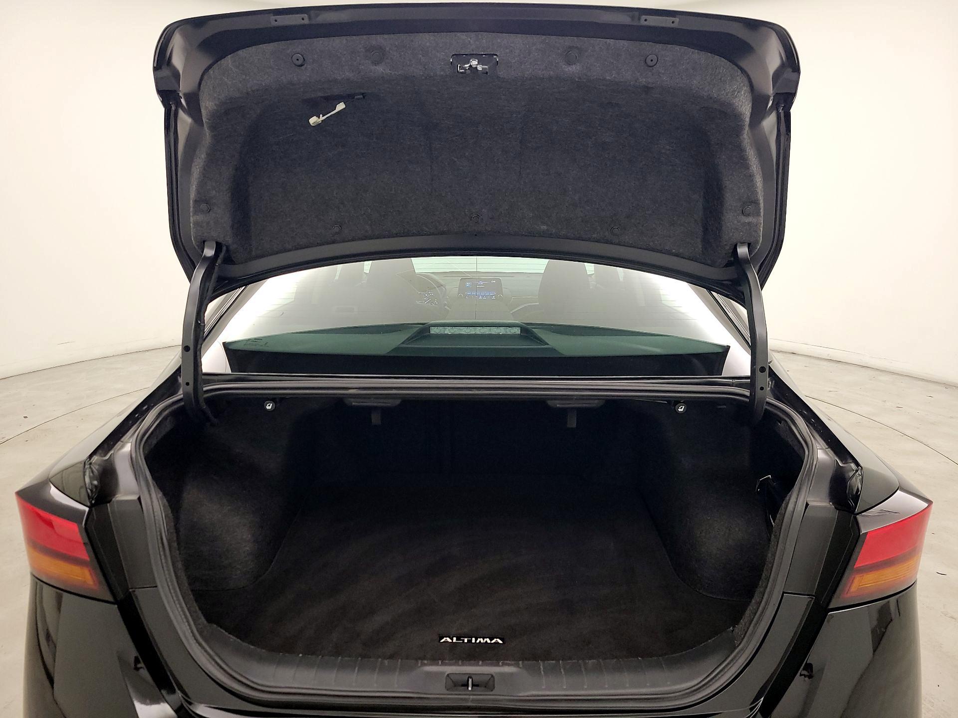 Thumbnail: 2025 Nissan Altima - 18