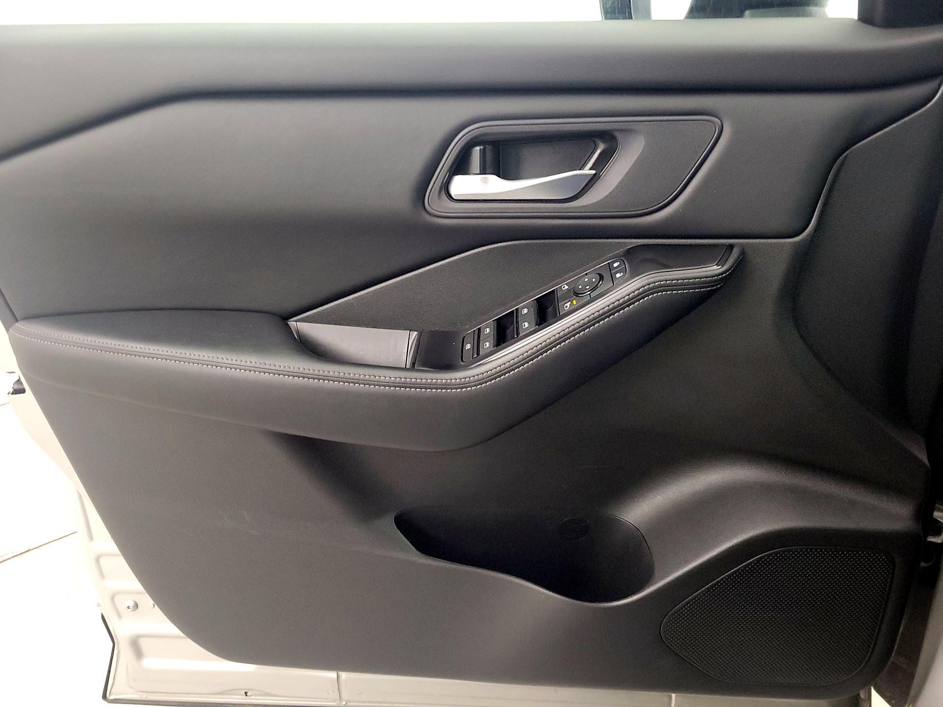 Thumbnail: 2025 Nissan Rogue - 12