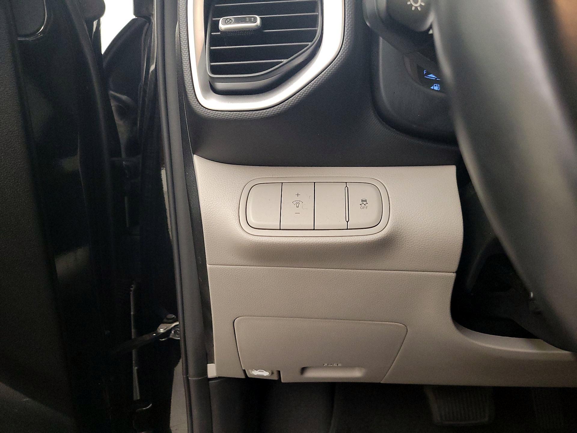 Thumbnail: 2025 Hyundai Venue - 13