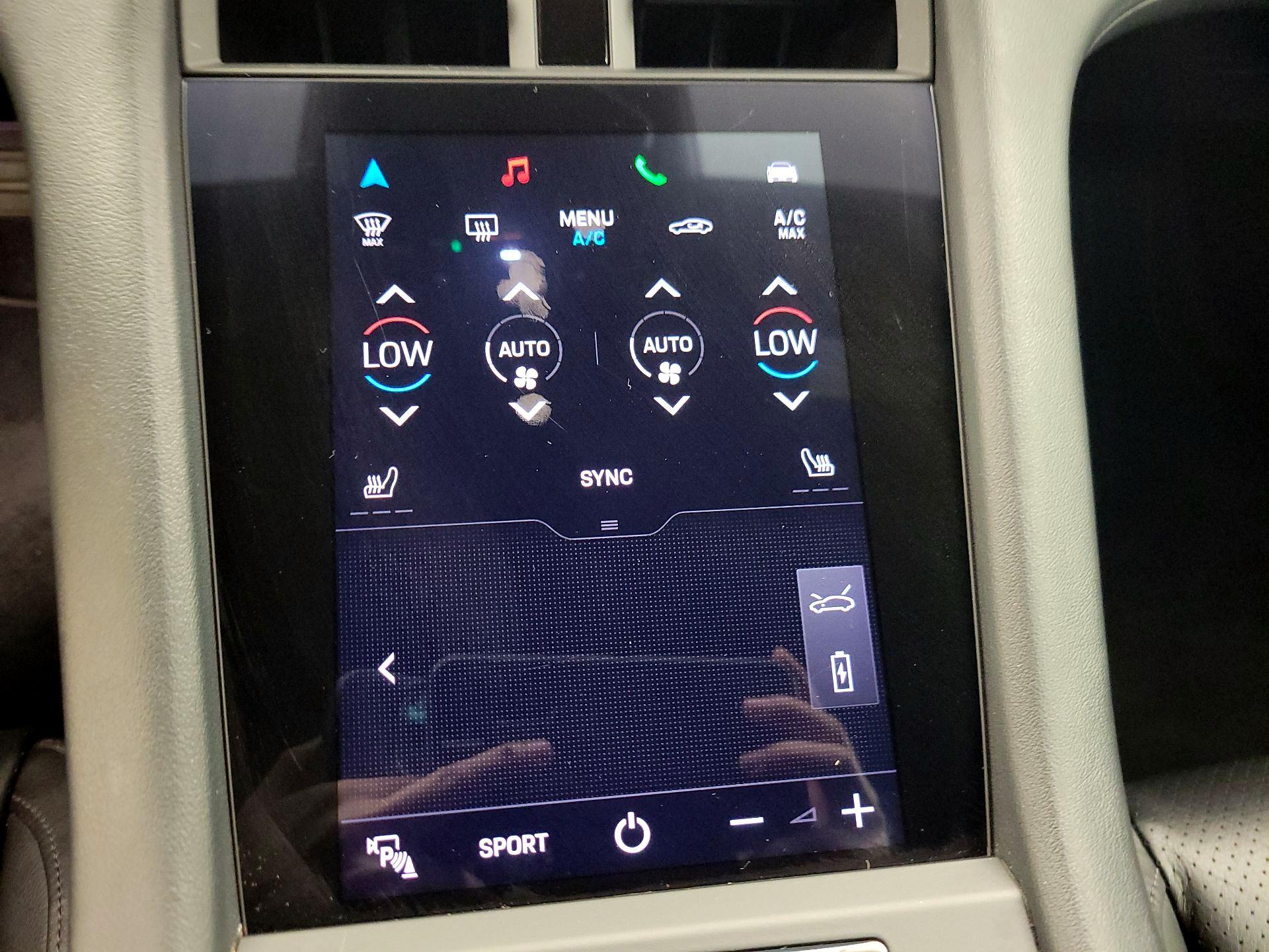 Thumbnail: 2021 Porsche Taycan - 16