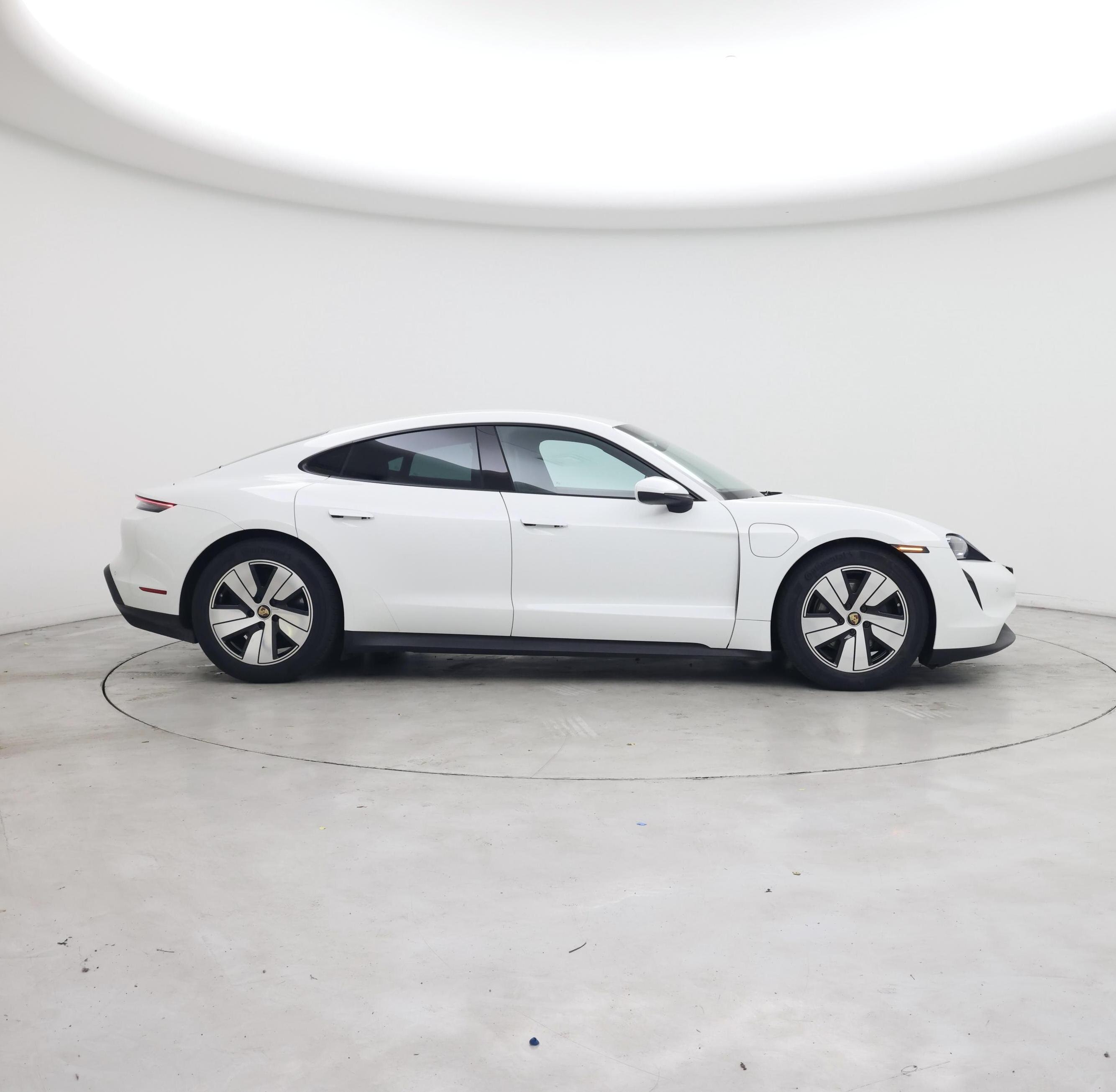 Thumbnail: 2021 Porsche Taycan - 7