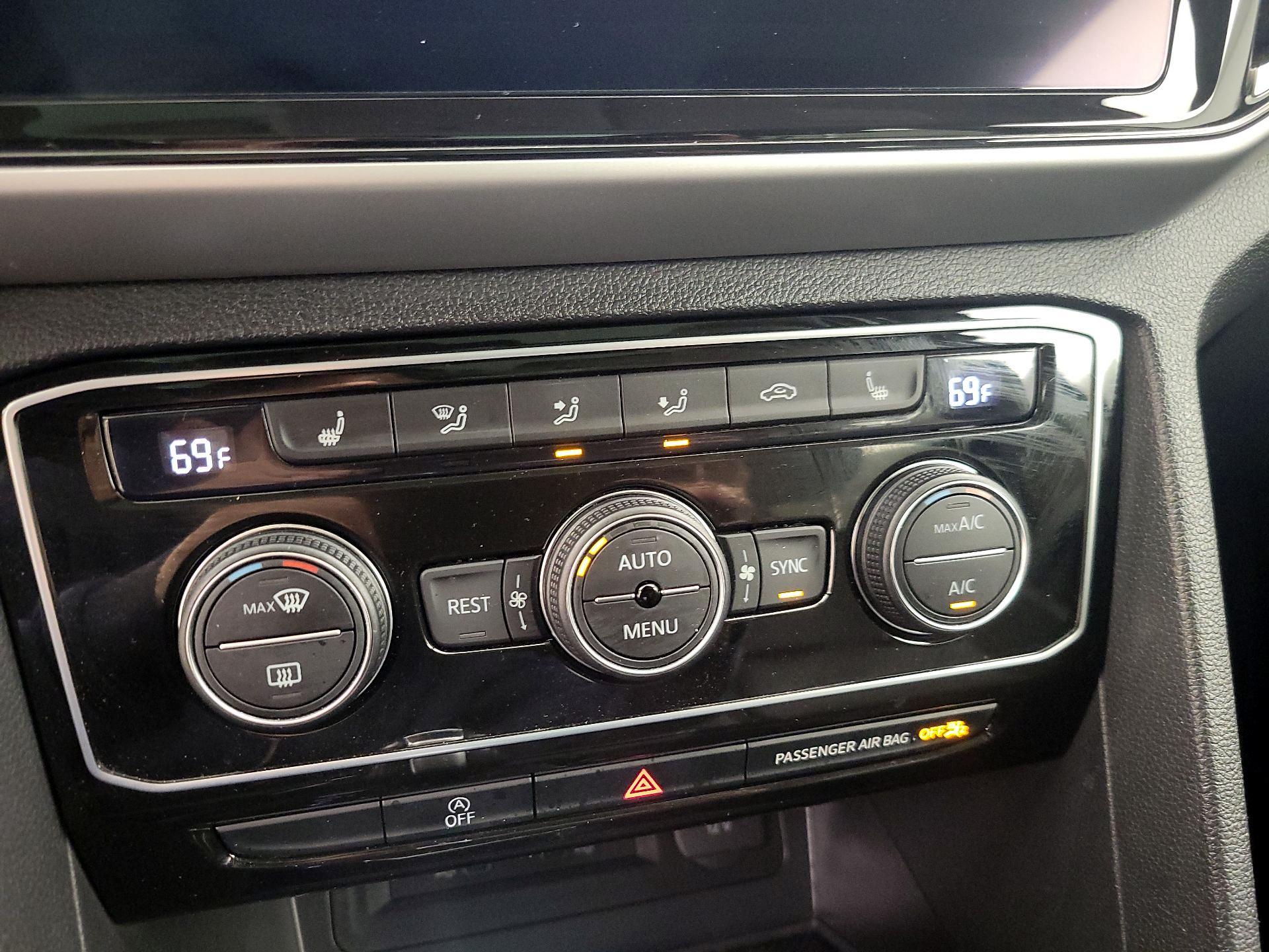 Thumbnail: 2022 Volkswagen Atlas - 16