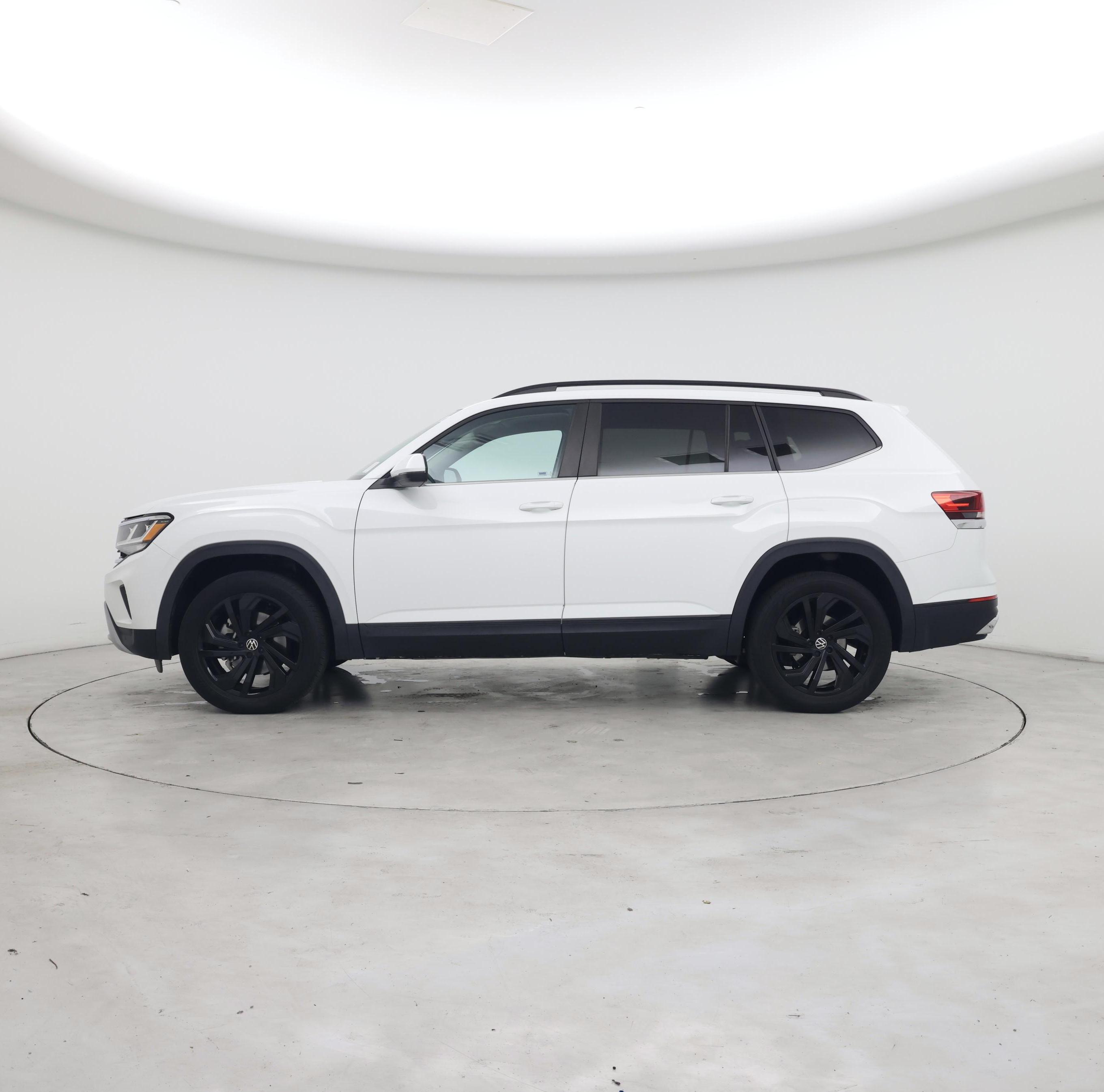 Thumbnail: 2022 Volkswagen Atlas - 3