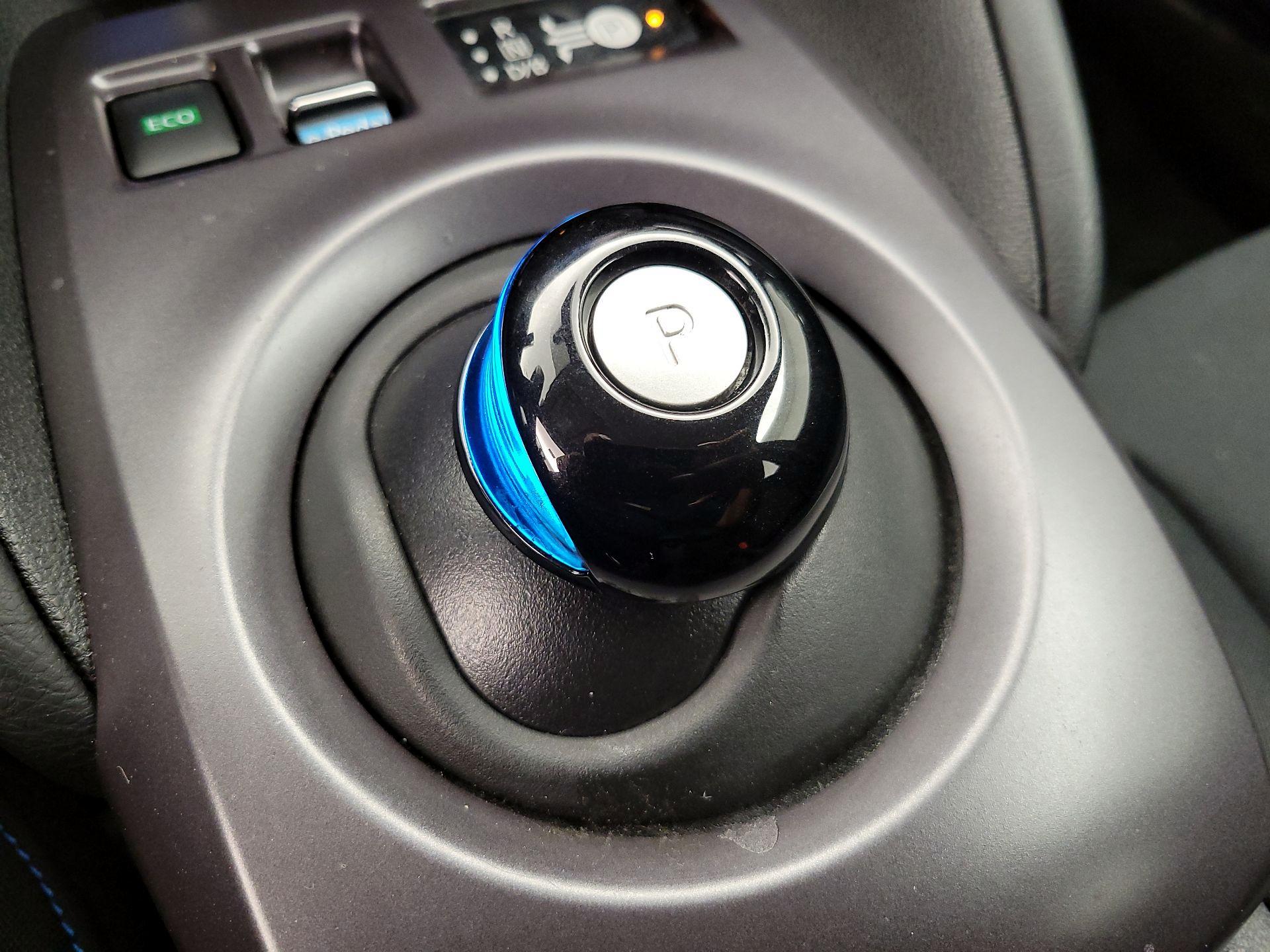 Thumbnail: 2025 Nissan Leaf - 17