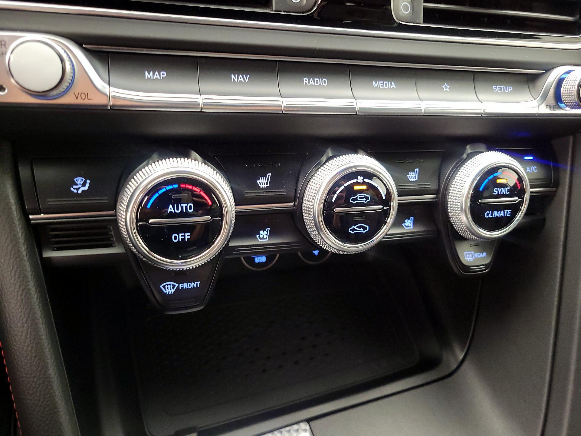 Thumbnail: 2023 Genesis G70 - 16