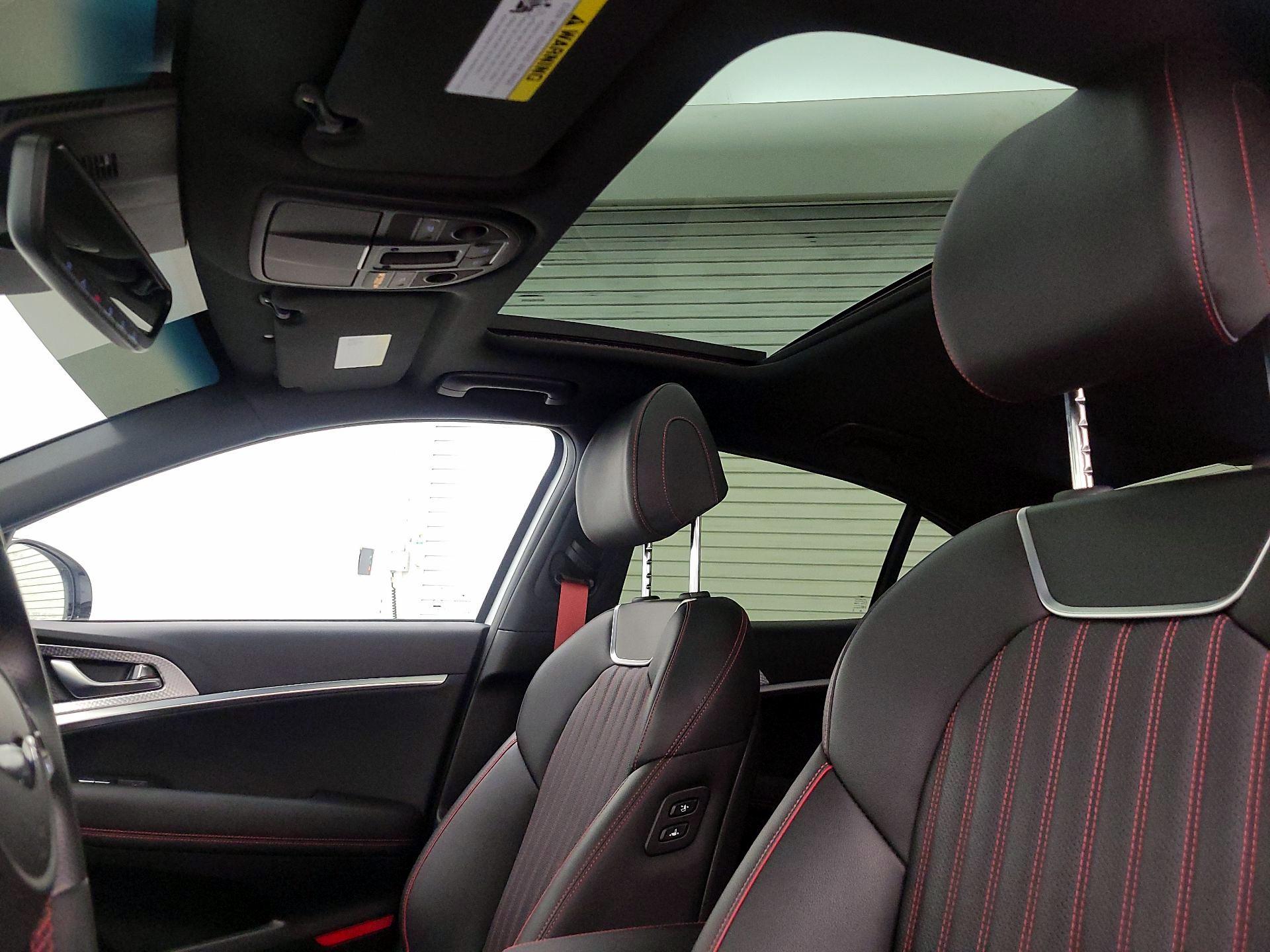 Thumbnail: 2023 Genesis G70 - 19