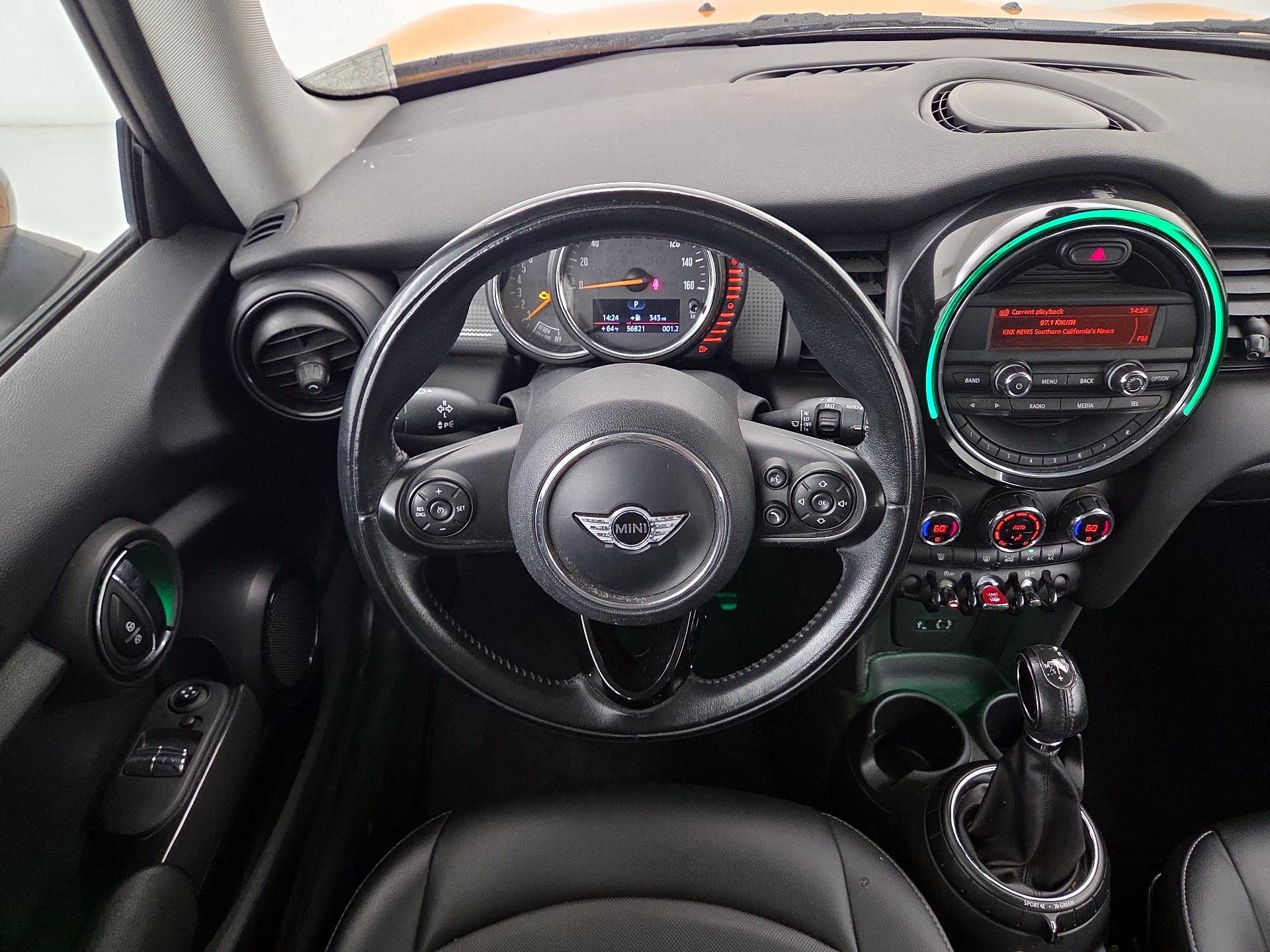Thumbnail: 2016 MINI Cooper Hardtop - 10
