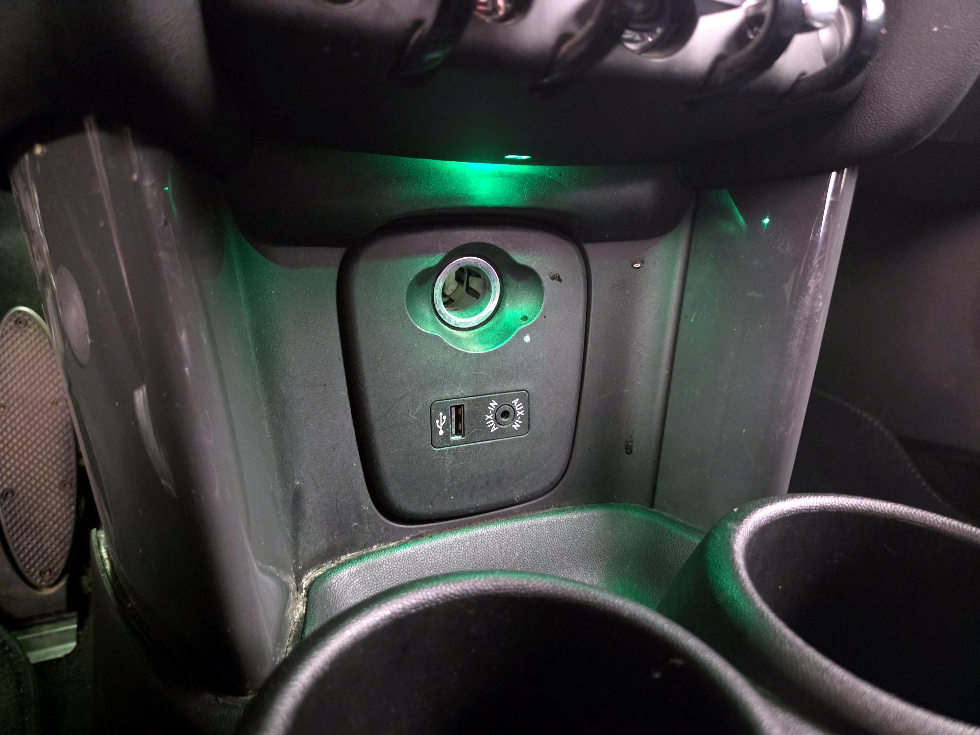 Thumbnail: 2016 MINI Cooper Hardtop - 17